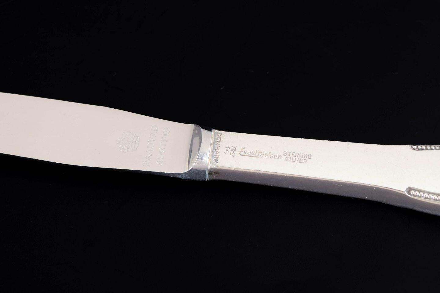 Evald Nielsen. Set van vier lunchmessen in sterling zilver en roestvrij staal photo Woonaccessoires