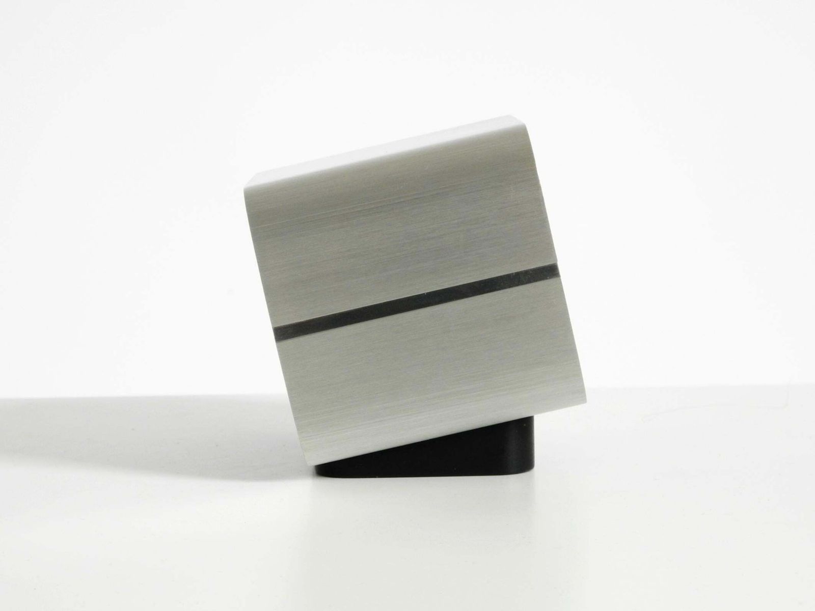 Woonaccessoires Zeldzame, grote SABA design tafelklok met aluminium behuizing uit 1975 photo