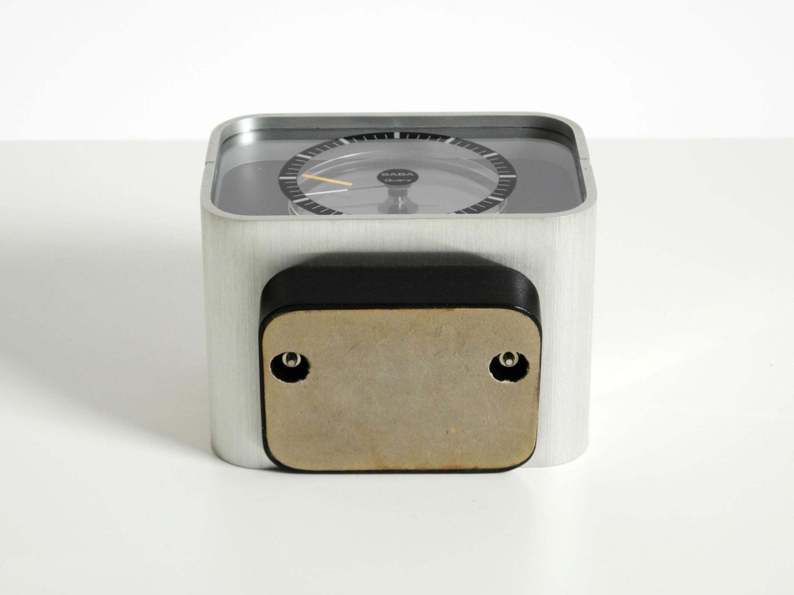 photo vintage Zeldzame, grote SABA design tafelklok met aluminium behuizing uit 1975
