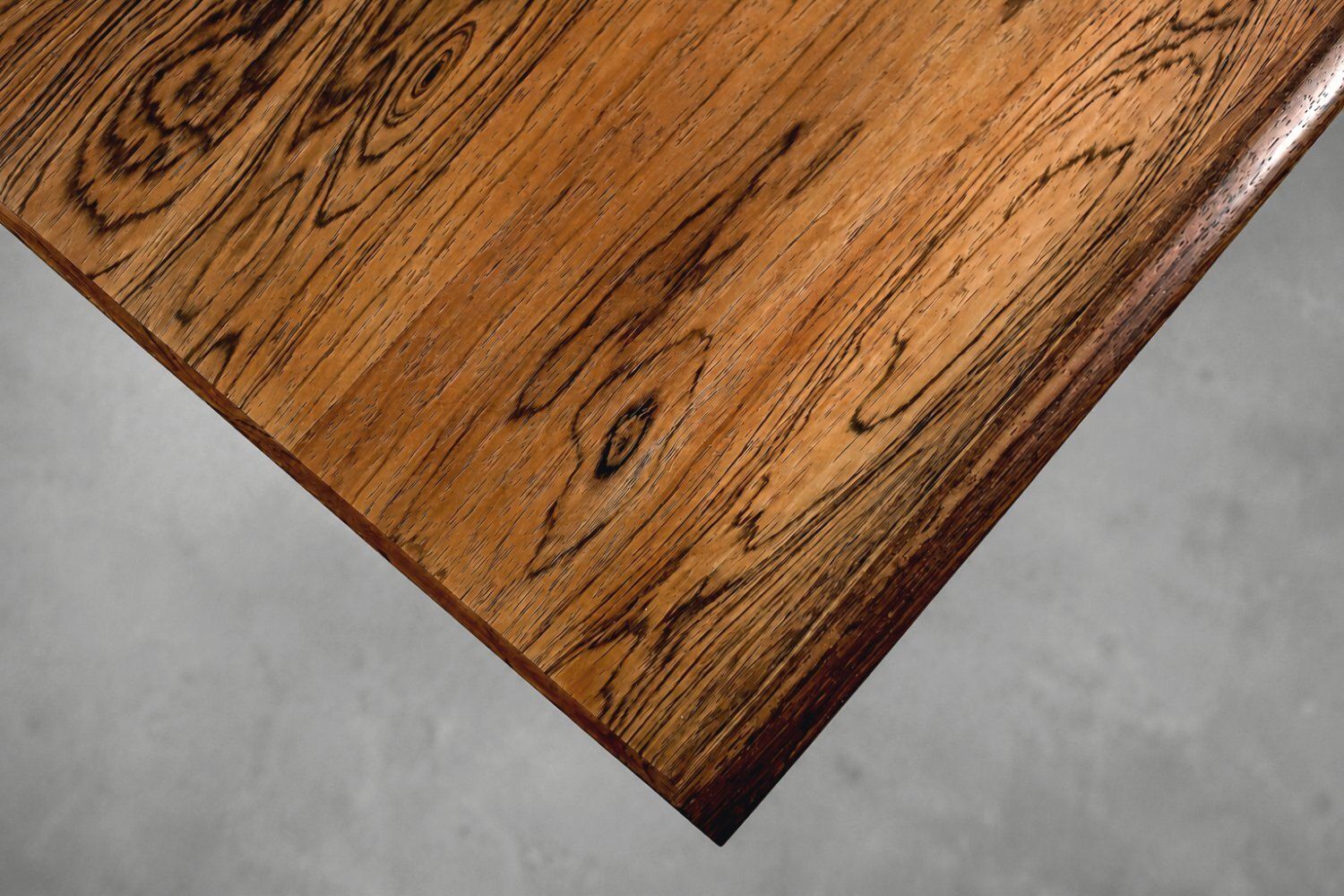 photo buy Mid-Century Danish Modern Capella salontafel in Santos palissander door Illum Wikkelsø voor Niels Eilersen, jaren 1960