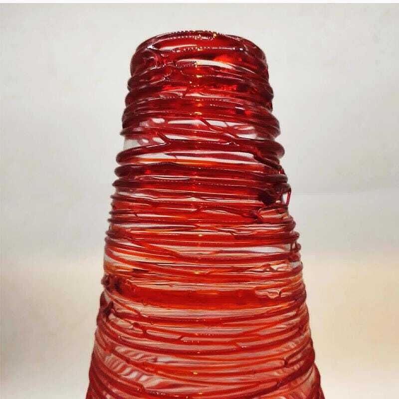 Mid-century vaas in handbewerkt Murano-glas van Sergio Costantini, gesigneerd op de bodem. Vervaardigd in Murano, Italië. photo vinterior
