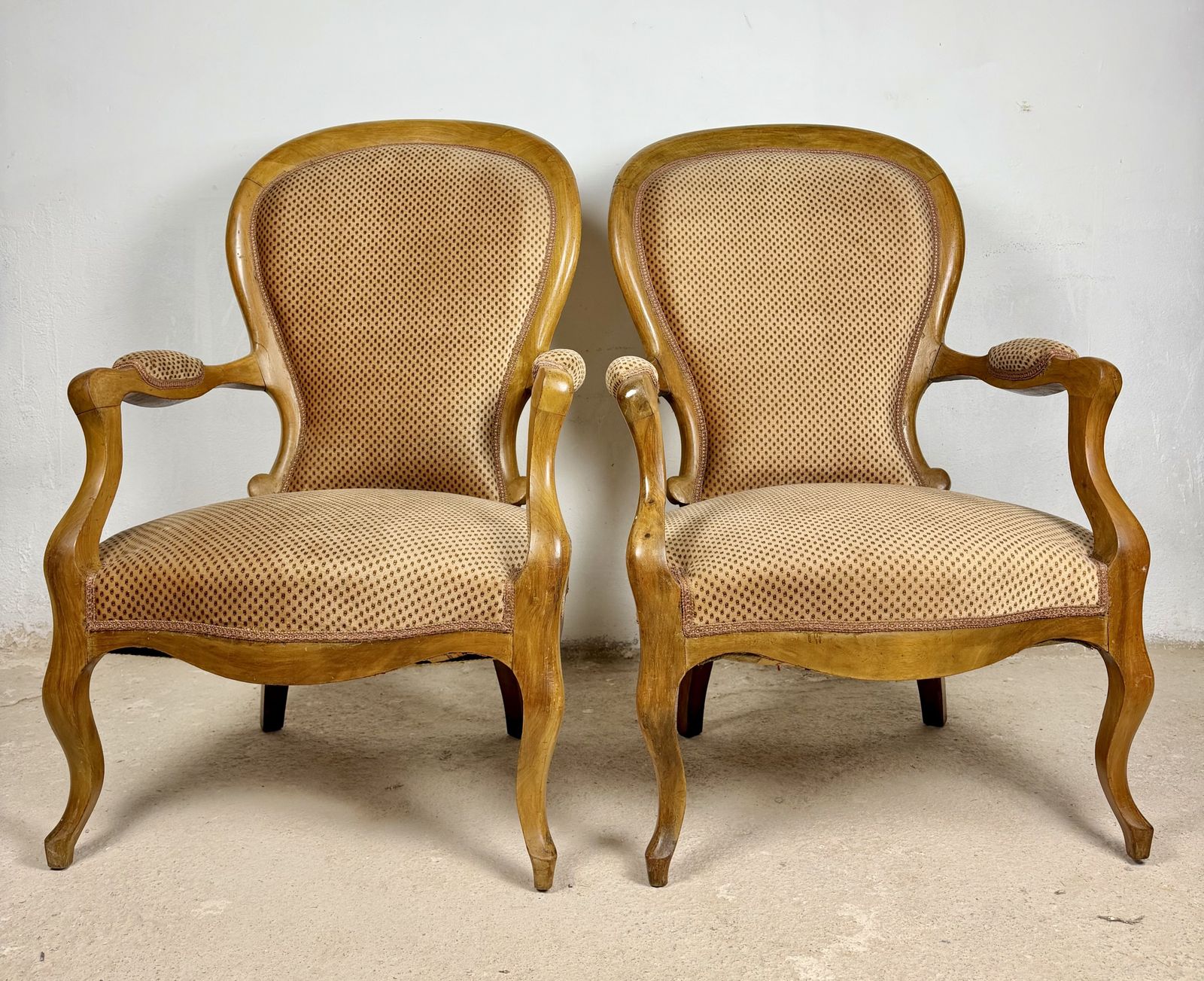 Paar Franse fauteuils in Louis XV-stijl, midden 20e eeuw photo vintage