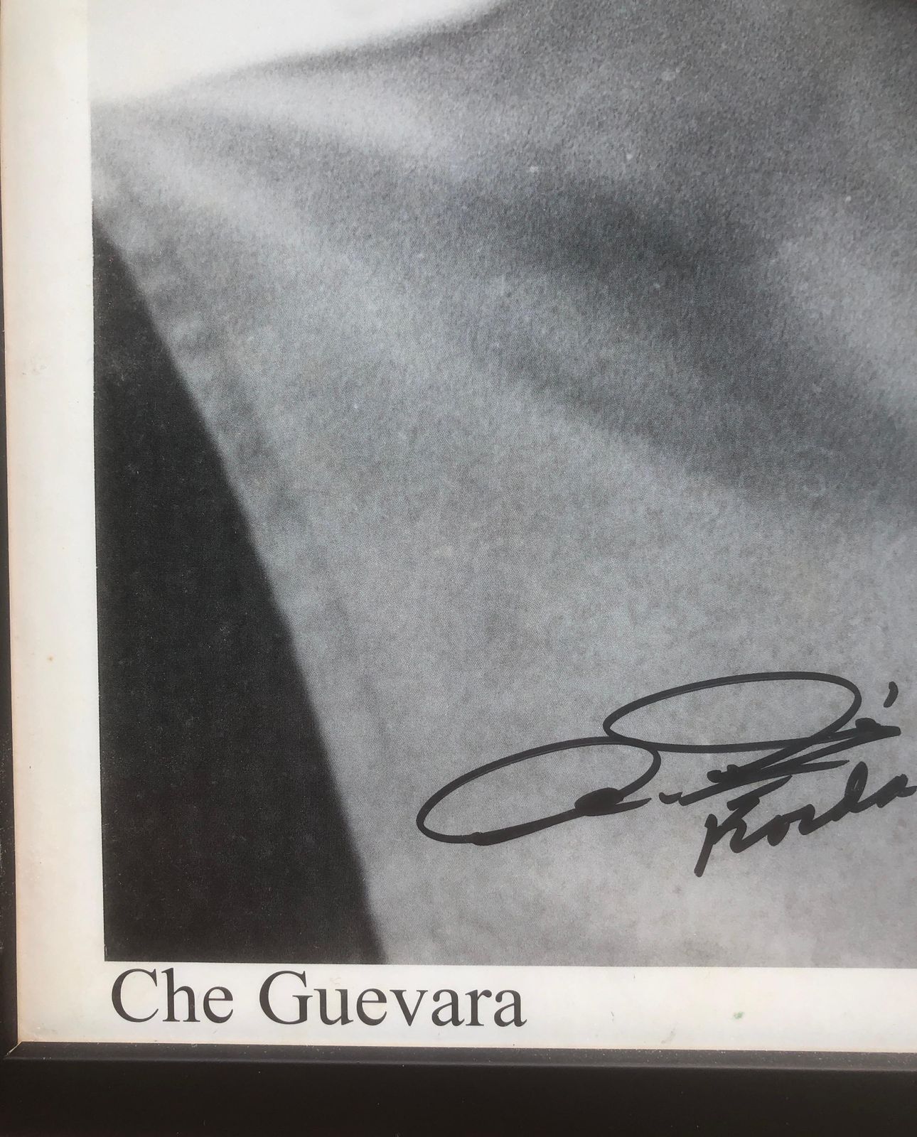 Photographie Guerrillero Heroico Che Guevara signée par Alberto Korda, avec certificat, encadrée, 2000 photo for sale