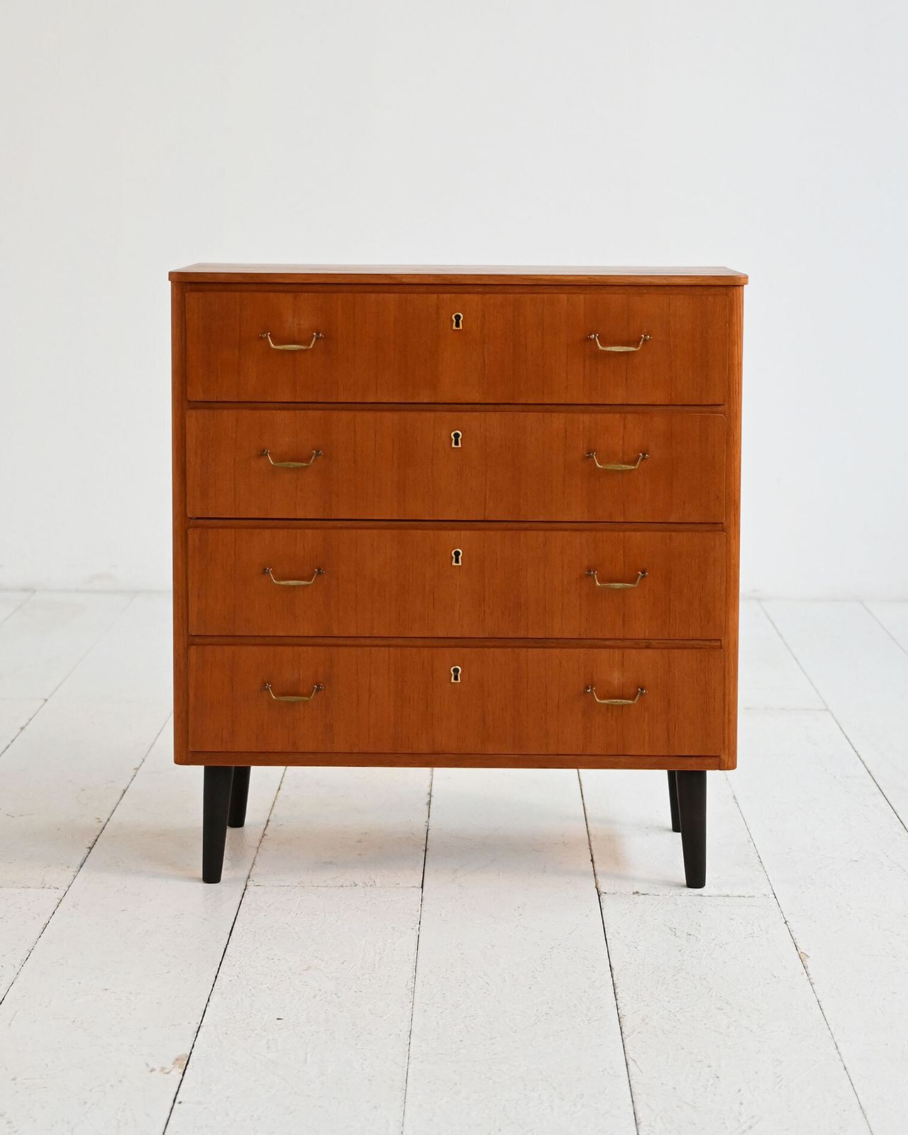 Scandinavische teakhouten ladekast uit de jaren 1960 photo furniture