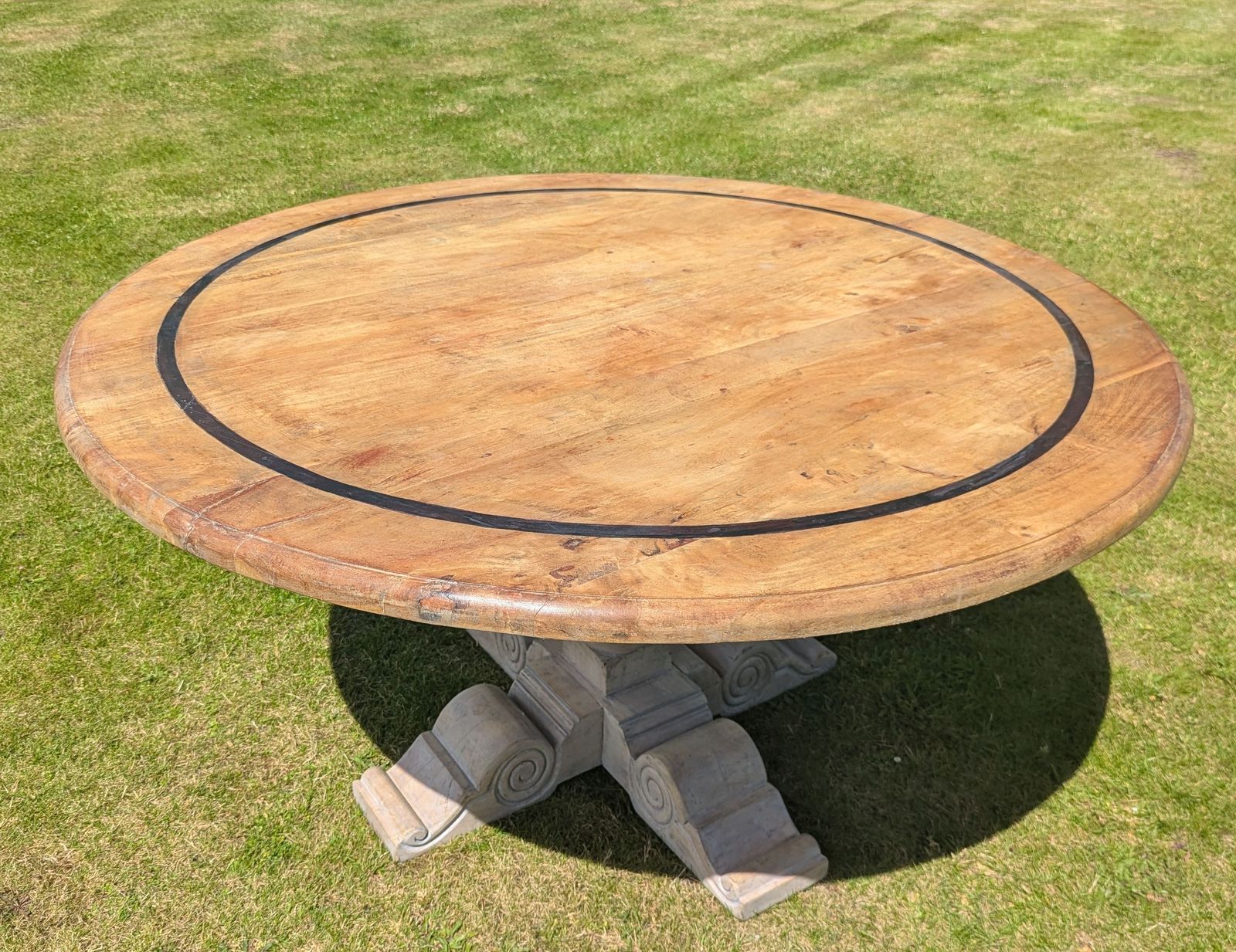 Mobilier Grande table ronde vintage French Home en bois d'acacia, pied central, réf. 0334 photo