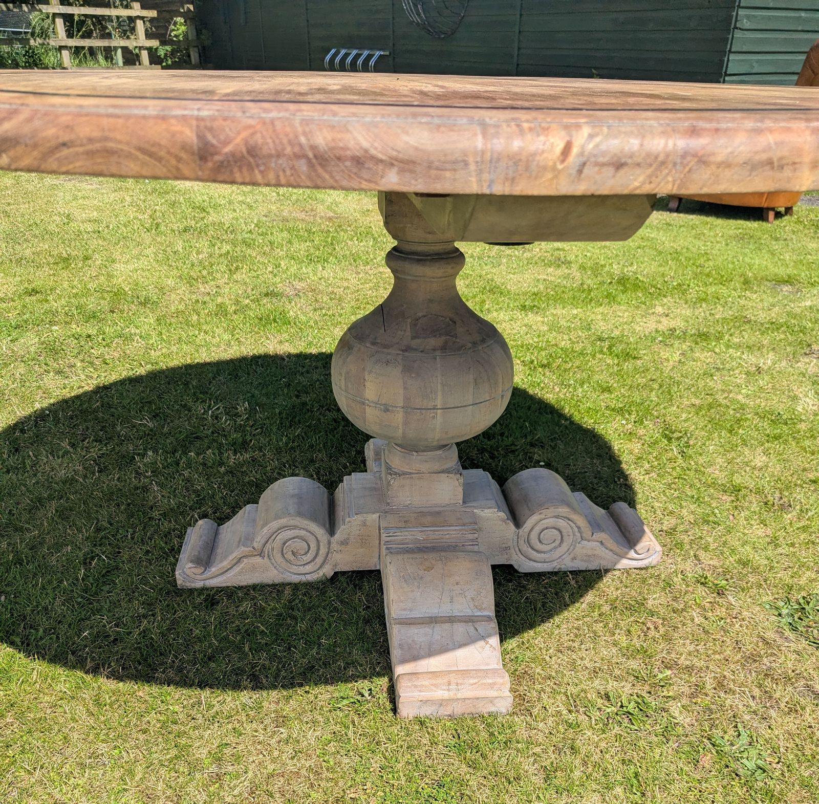 photo buy Grande table ronde vintage French Home en bois d'acacia, pied central, réf. 0334