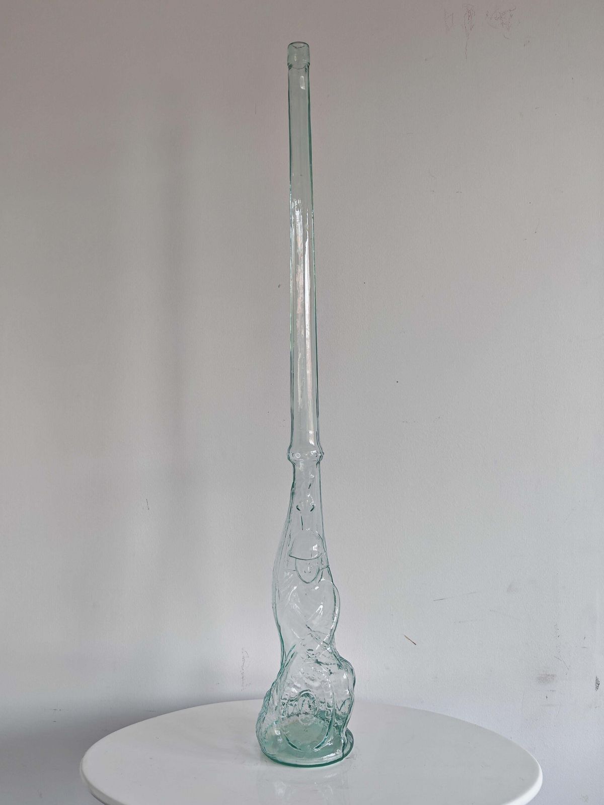 Grote art deco figuurvormige fles als art deco danseres, Italië jaren 1920 photo for sale