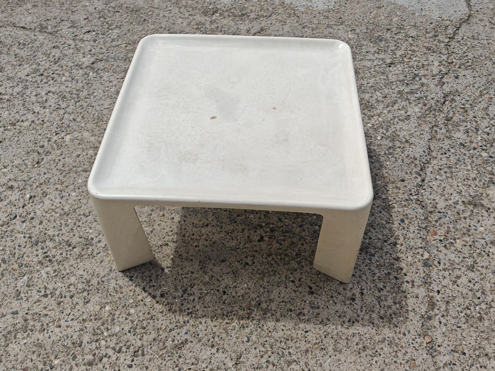 Space Age Fiberglass Salontafel "Amanta" van Mario Bellini, Italië jaren 1970 photo furniture