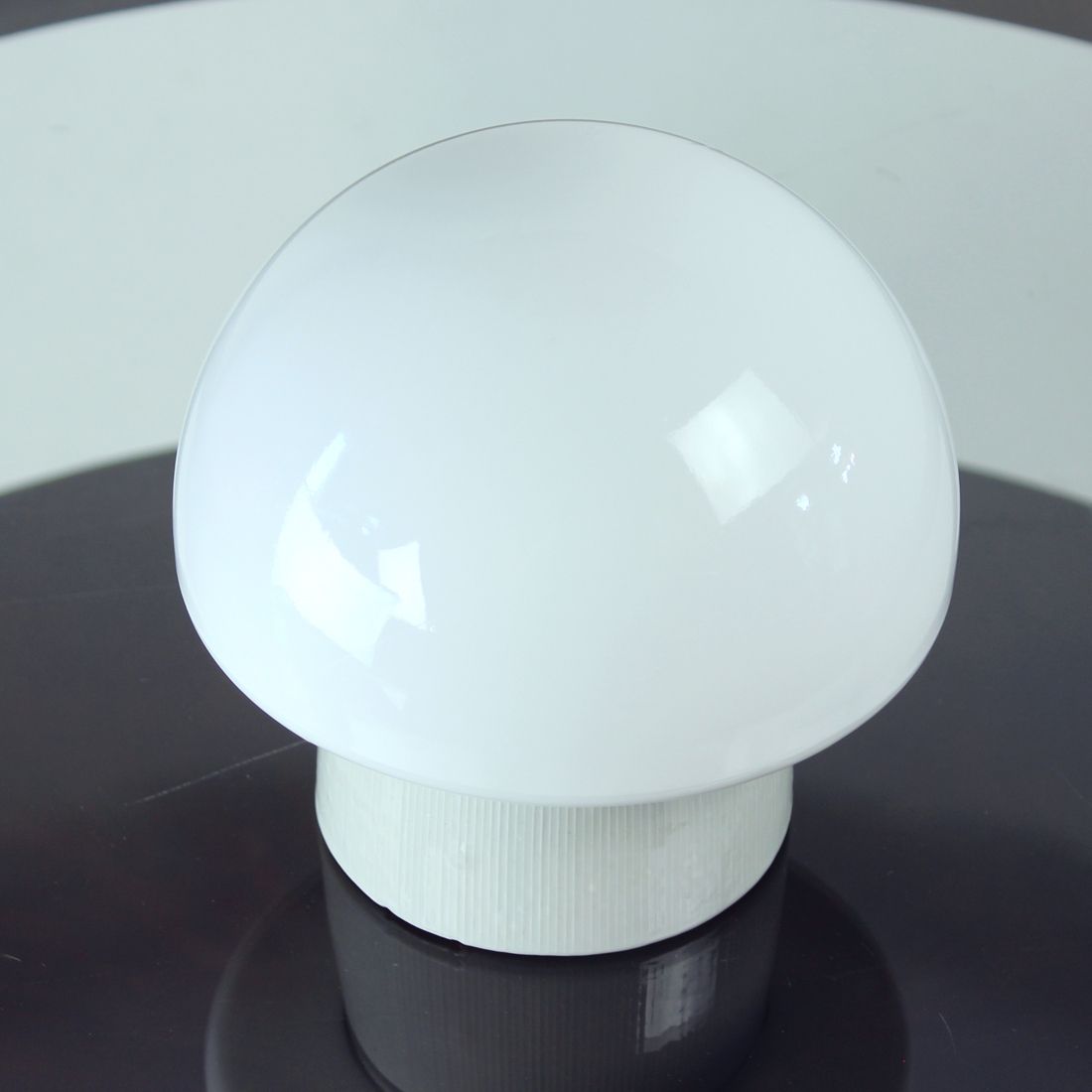 Mid-Century plafond- of wandlamp van keramiek en wit opaalwit glas, Tsjecho-Slowakije, ca. jaren 1960 photo furniture