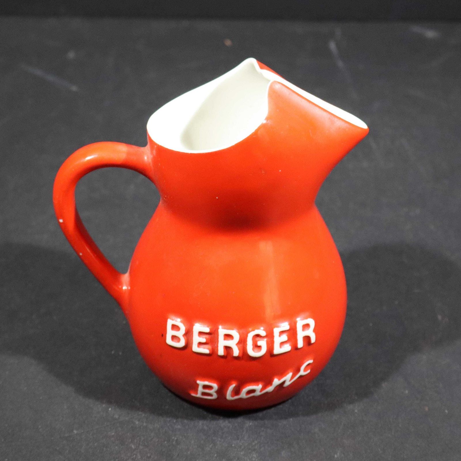 Pichet publicitaire vintage Berger en céramique rouge, accessoires de bar de collection photo furniture