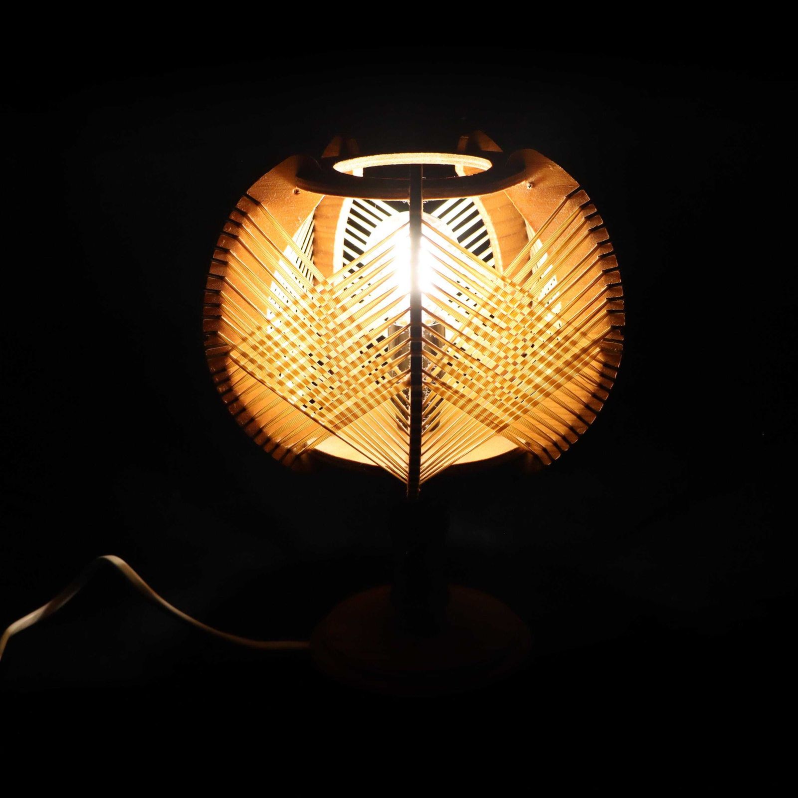 Vintage Portuguese Table Lamp In Wood And Braided Cane, 1960s photo vintage