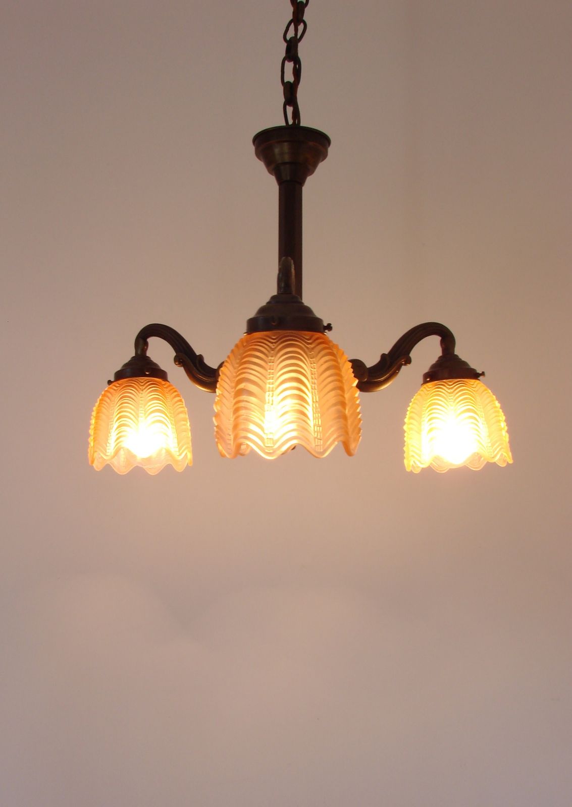 Art Deco bronzen kroonluchter, jaren 1920. photo for sale