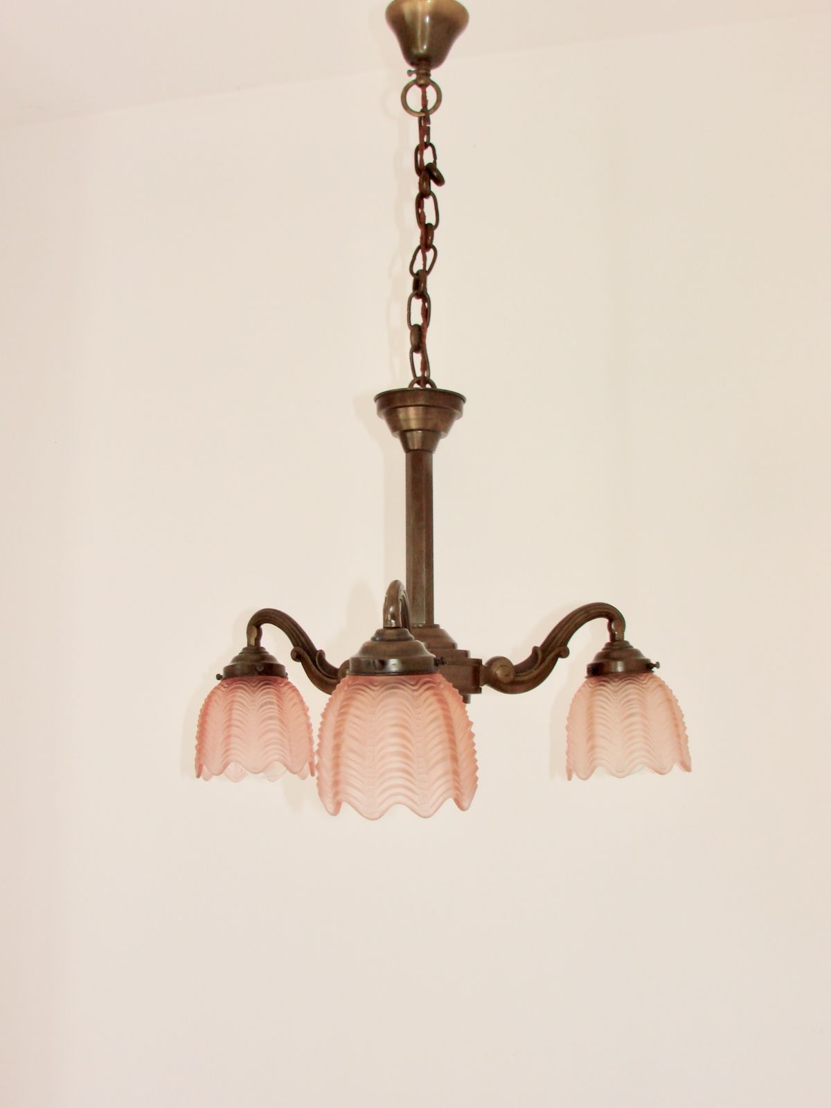 Art Deco bronzen kroonluchter, jaren 1920. photo vinterior