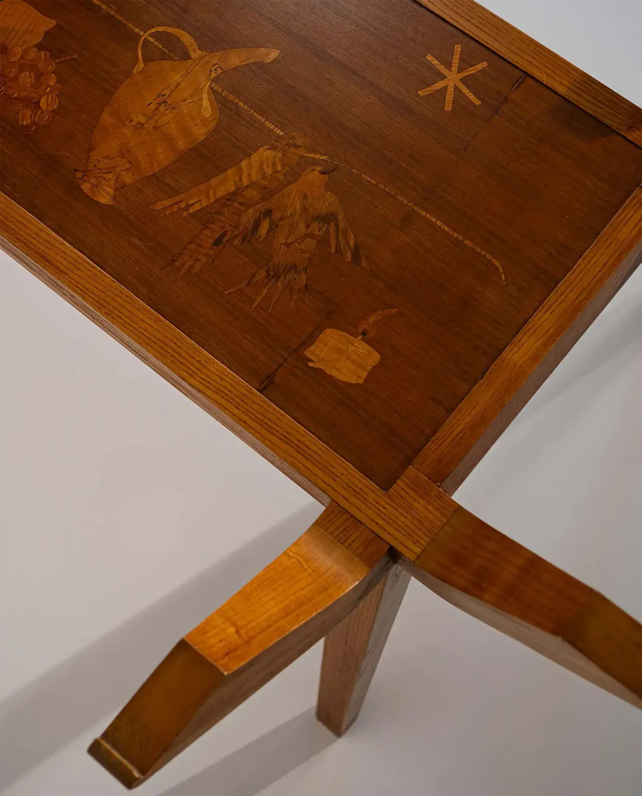 photo for sale Italiaanse eettafel met houtinlegwerk, 1950