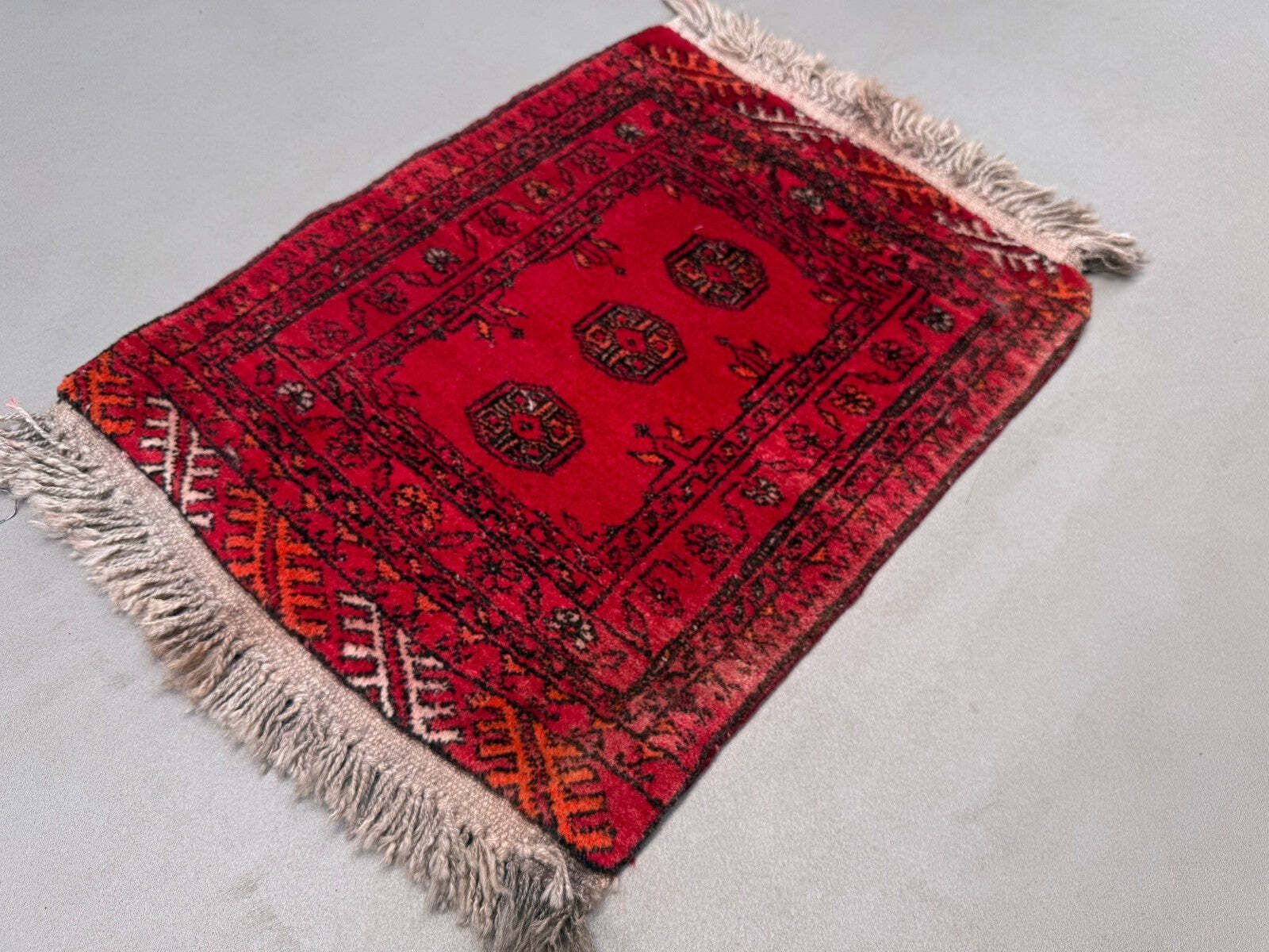 Klein Vintage Turks Tapijt 50x70 cm, Korte Loper, Tribal, Mini Vloerkleed 2548 photo furniture