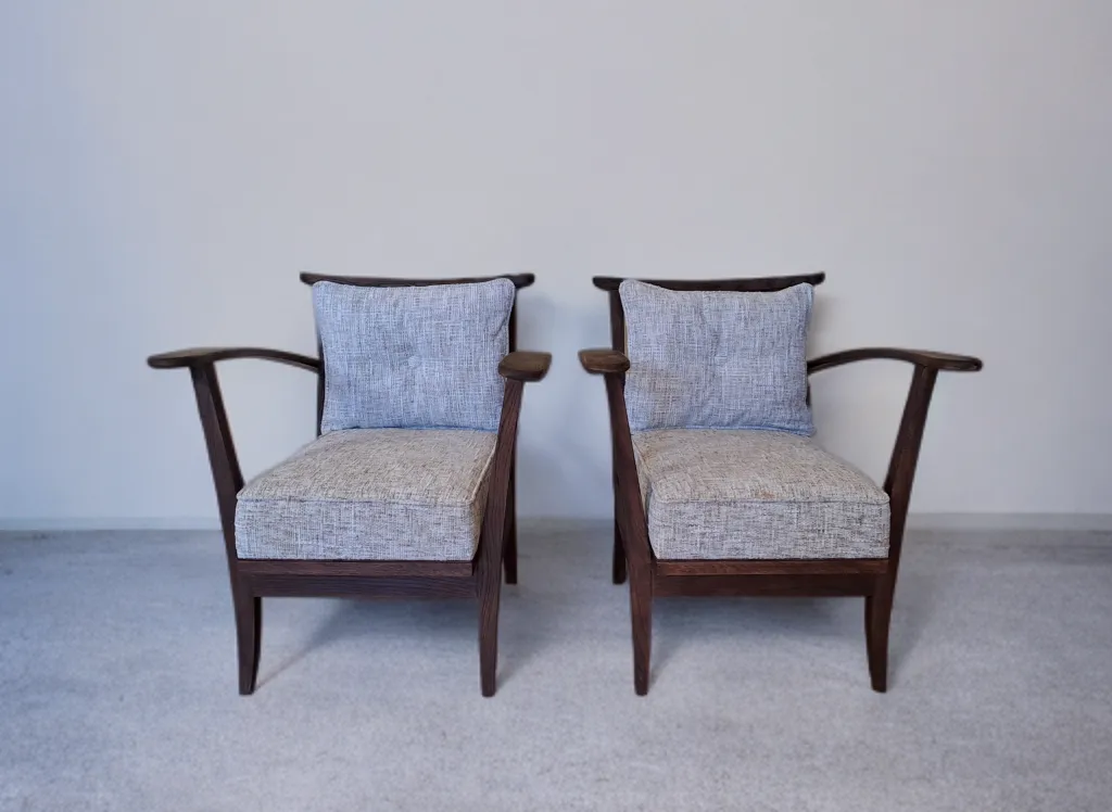 Fauteuils mid-century tchèques en chêne, années 1950, lot de 2 photo vintage