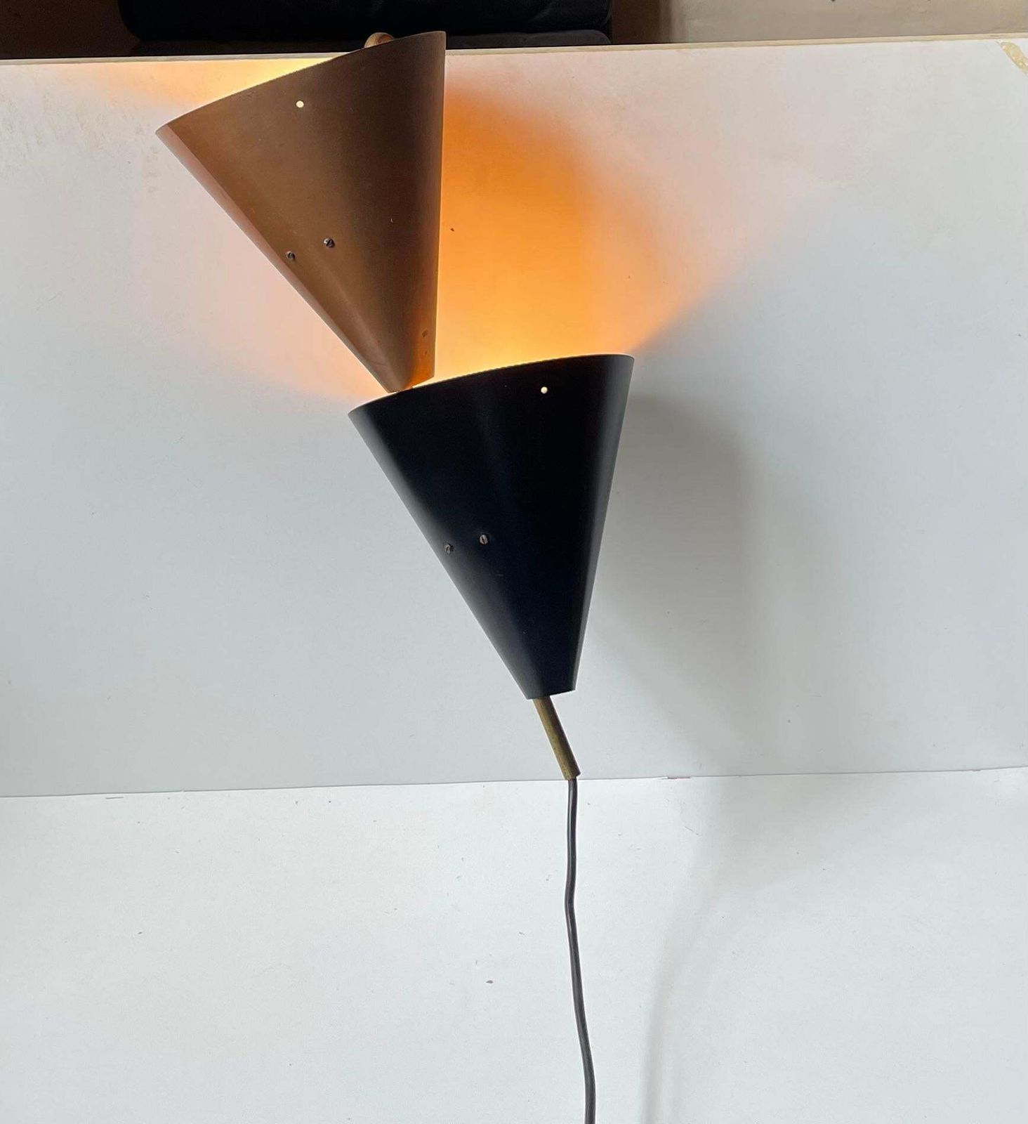 Svend Aage Holm Sørensen dubbele hanglamp voor Lyfa, ca. jaren 1950 photo furniture