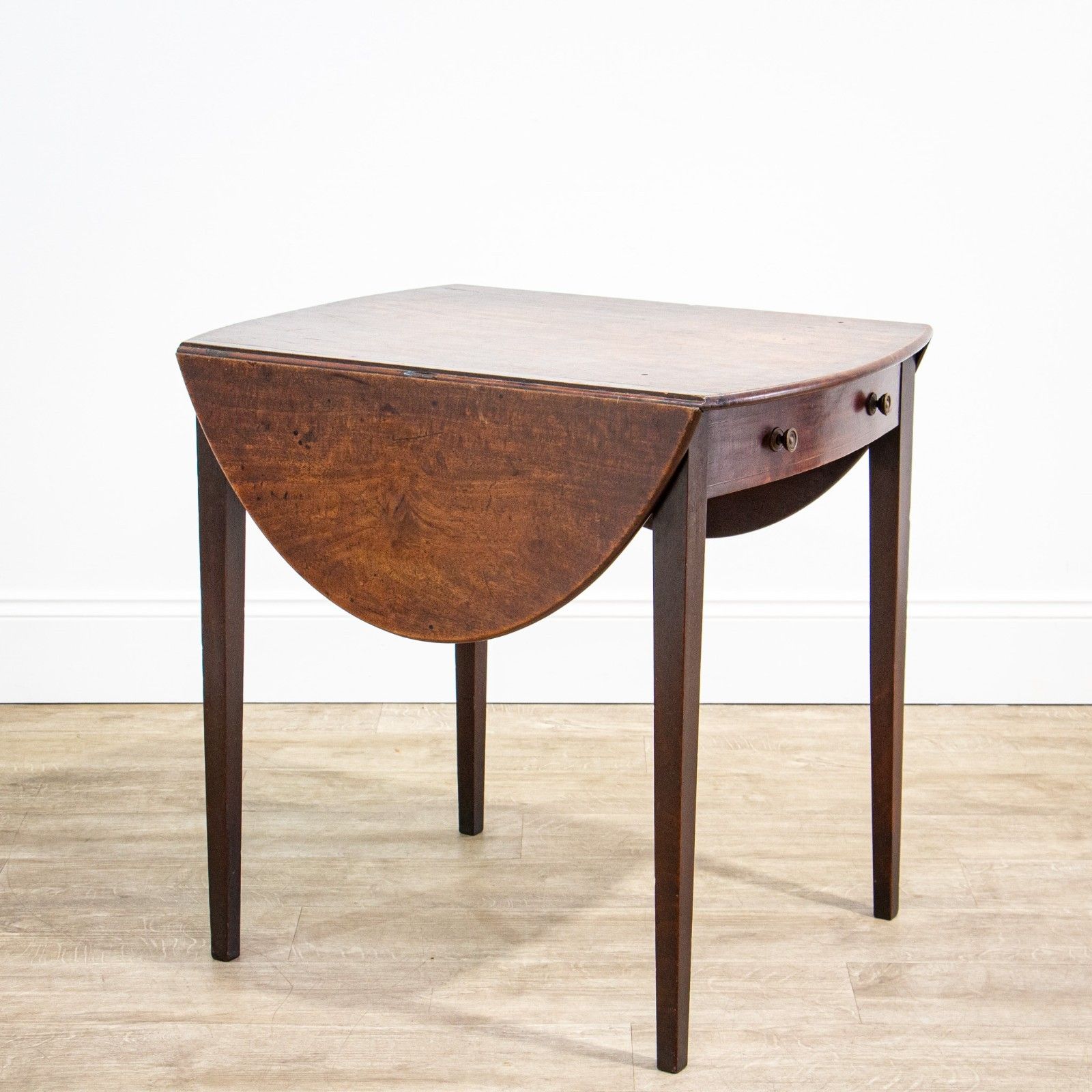 Late Georgian Mahogany Oval Pembroke Table