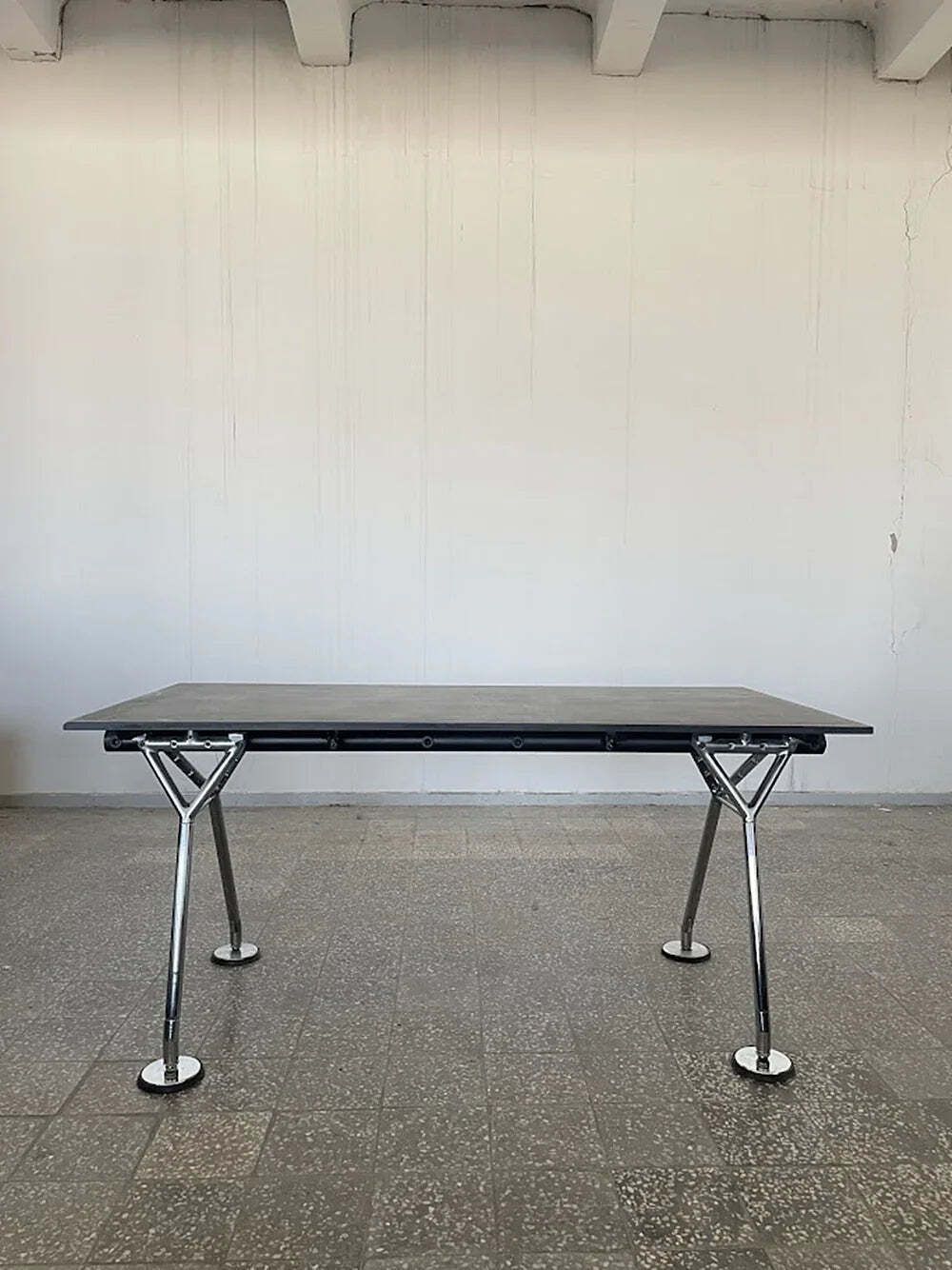 Nomos Table van Sir Norman Foster voor Tecno, jaren 1980 photo furniture