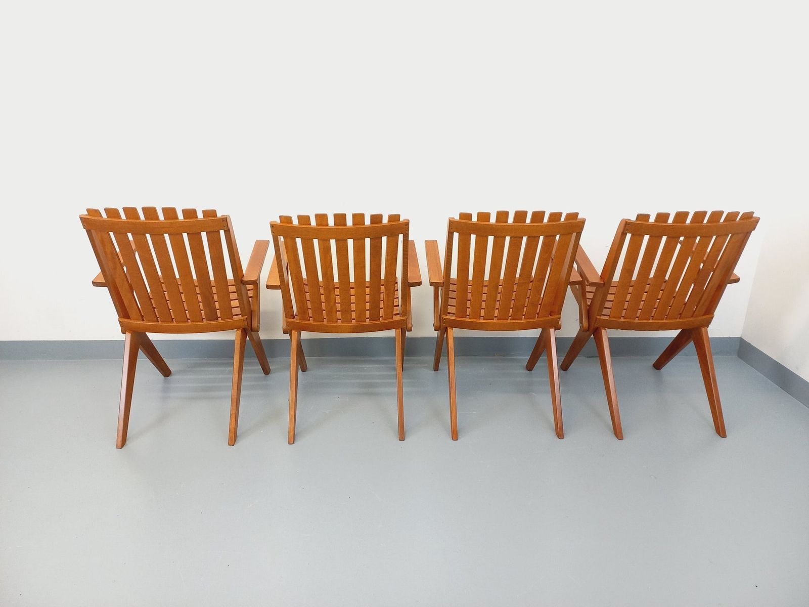 4 Beuken Tuinfauteuils, jaren 1960 photo Meubels