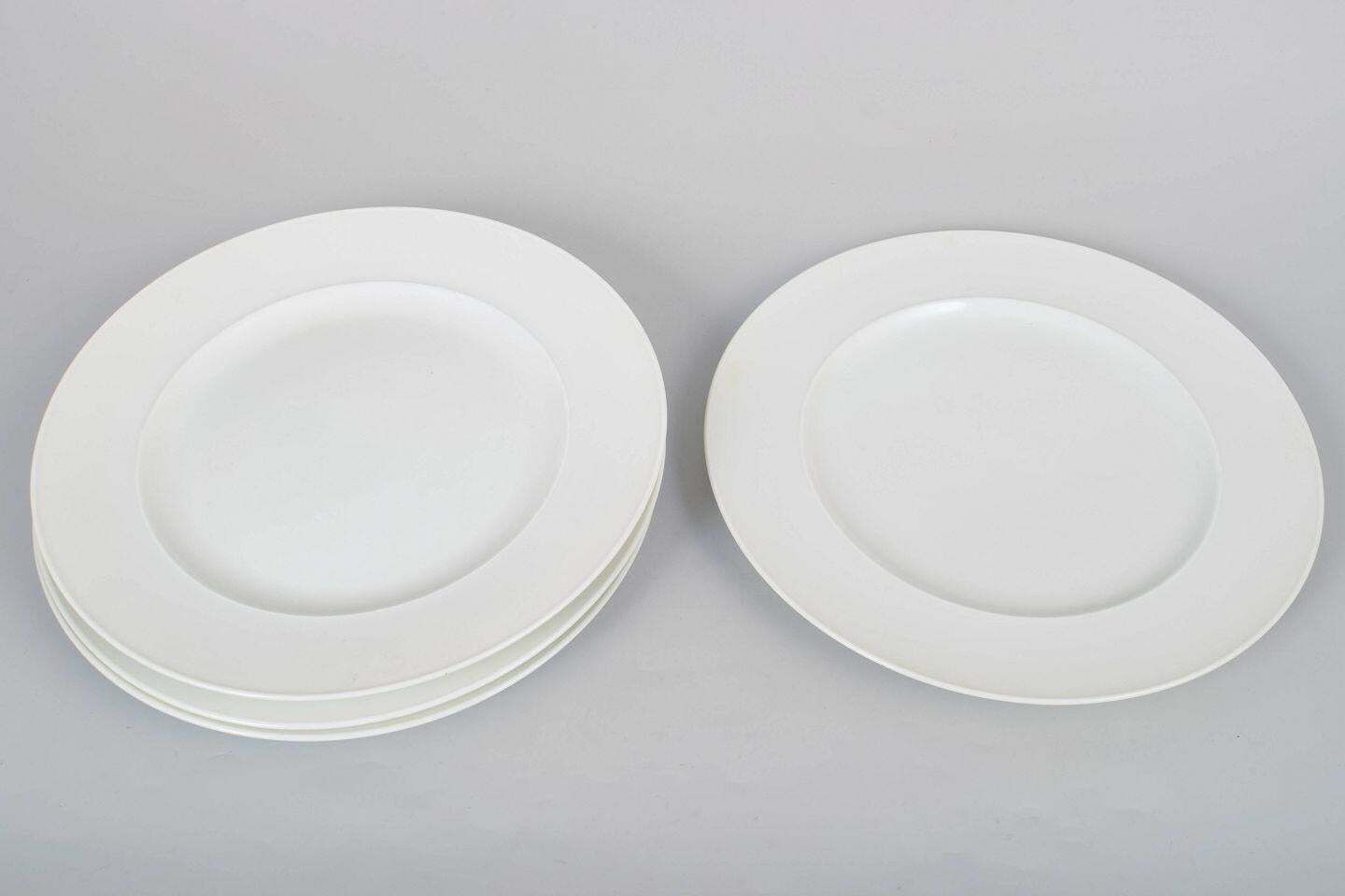Rosenthal. Set Of Four White Dinner Plates In Porcelain. 1980s photo furniture