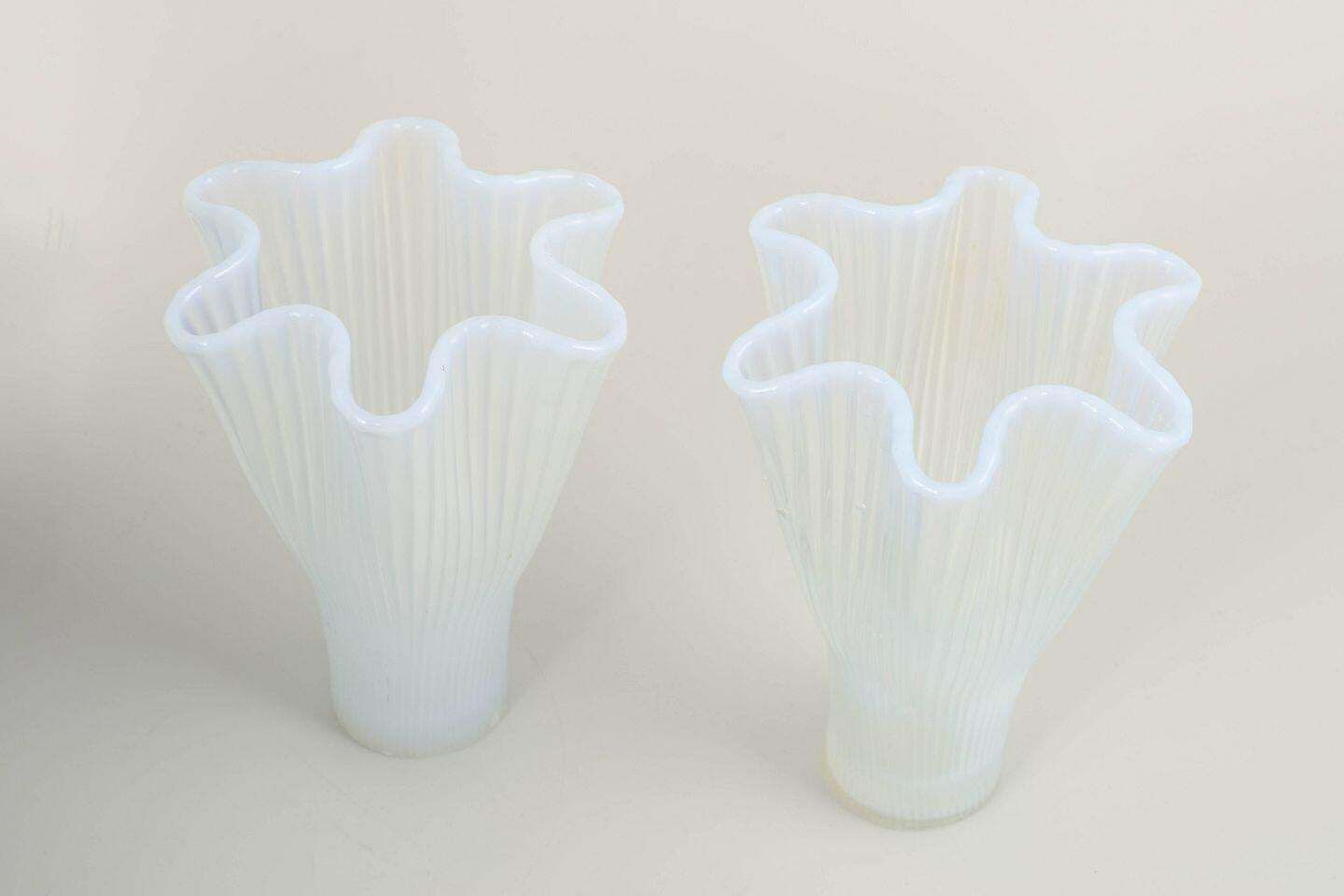 Arthur Percy pour Gullaskruf, Suède. Paire de vases en verre artistique « Reffla », années 1970. photo furniture