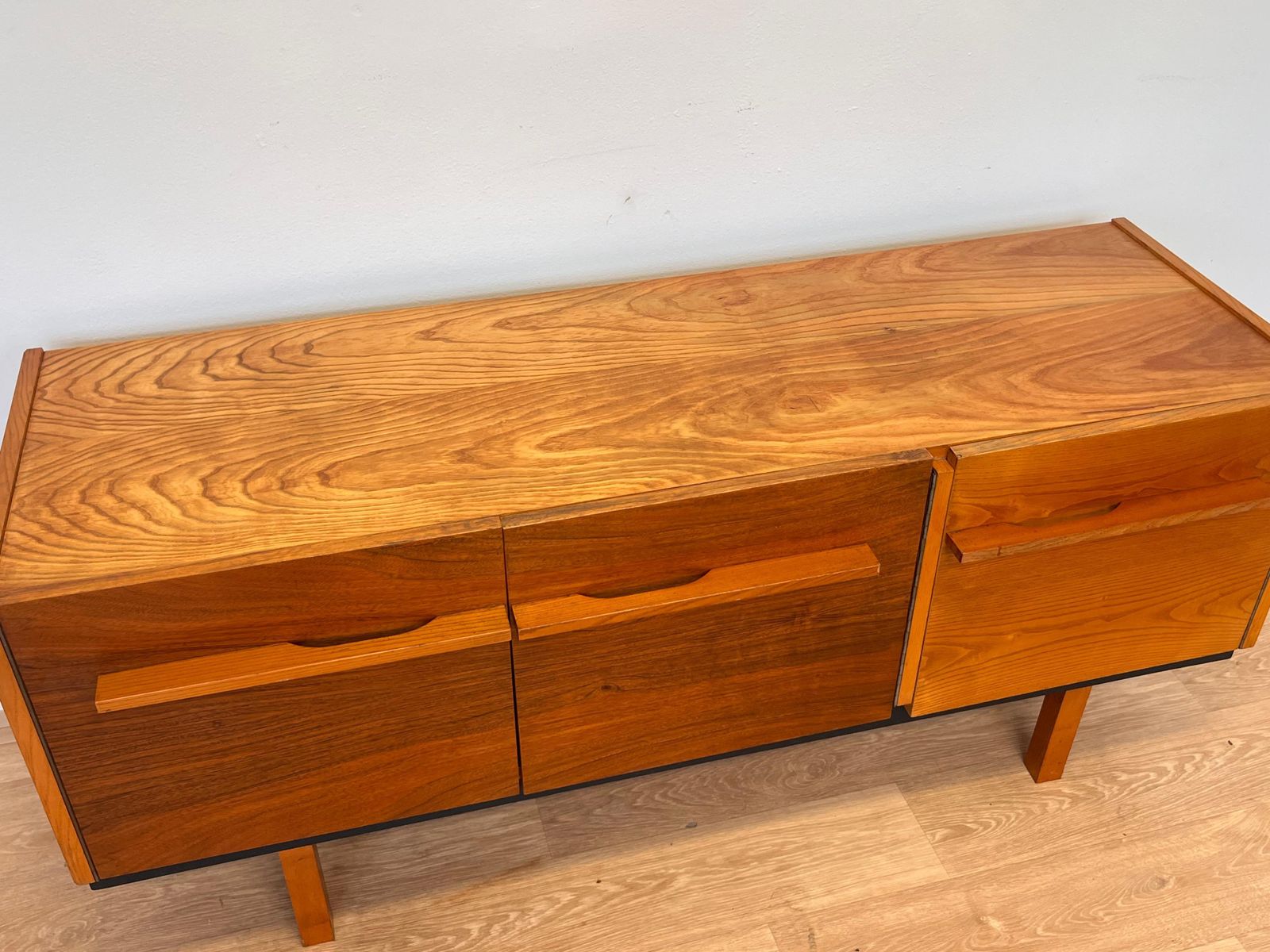 Houten dressoir met eenvoudig ontwerp, jaren 1940 – Up Závody, Tsjecho-Slowakije photo 1405.0