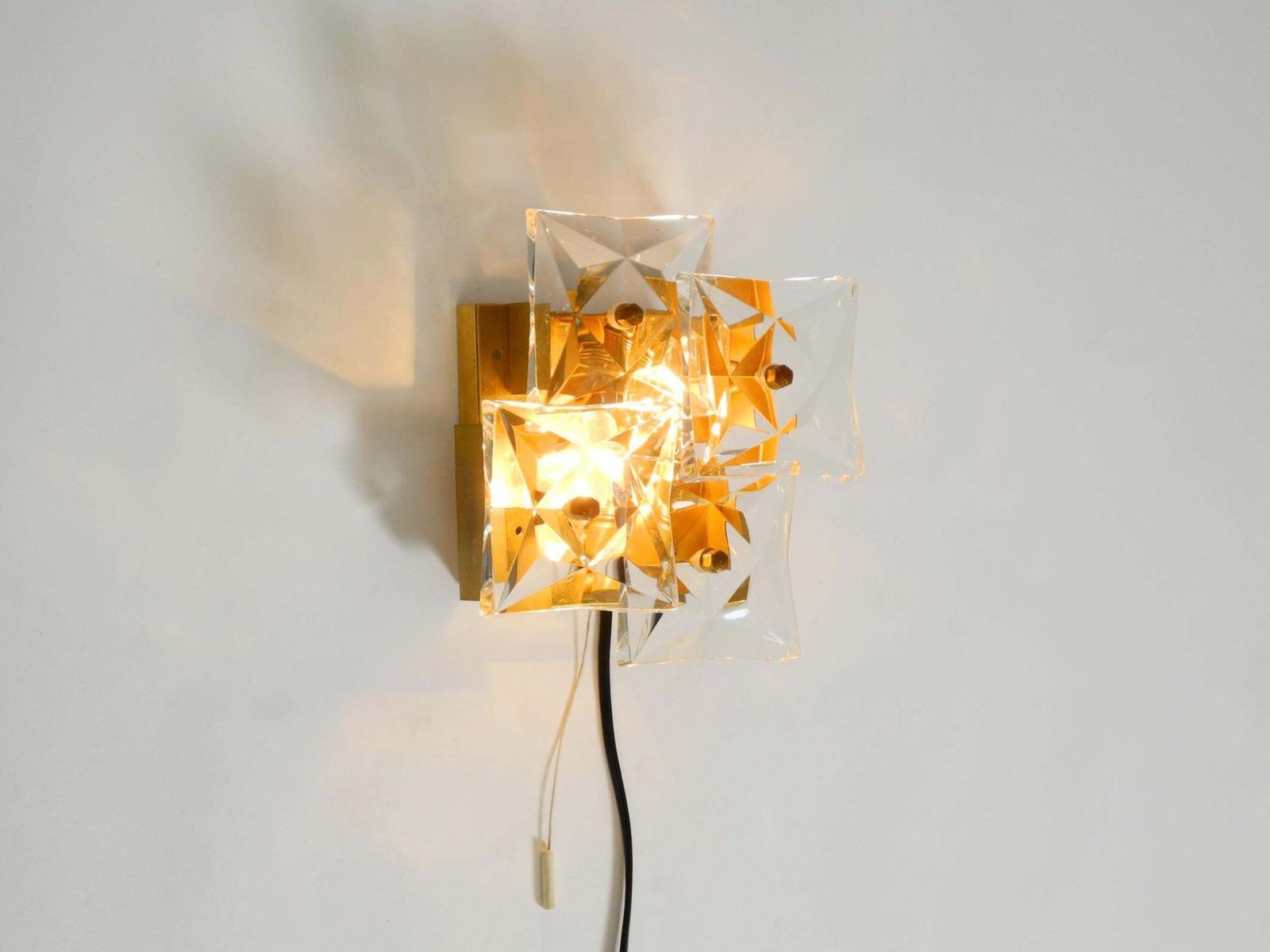 Original 1960s Kinkeldey Crystal Glass And Brass Wall Lamp In Mint Condition photo vintage