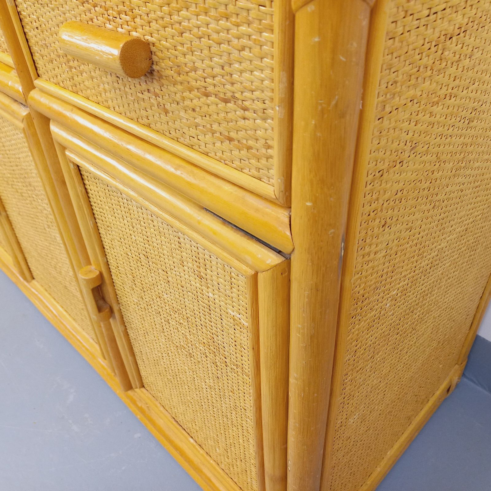 Meubels Opbergkast van rotan en gevlochten rotan photo