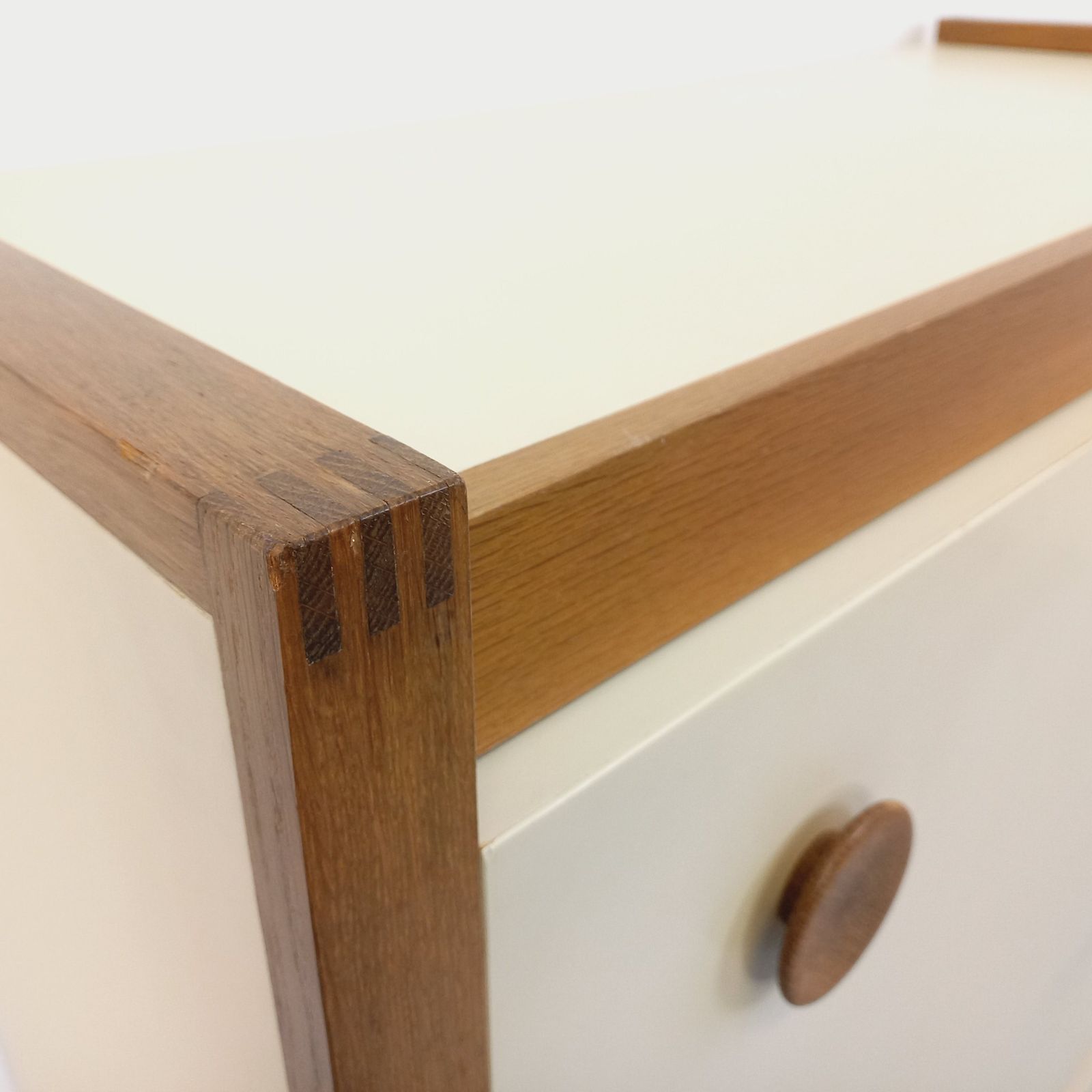 photo for sale Secretaire in eiken en gebroken wit melamine