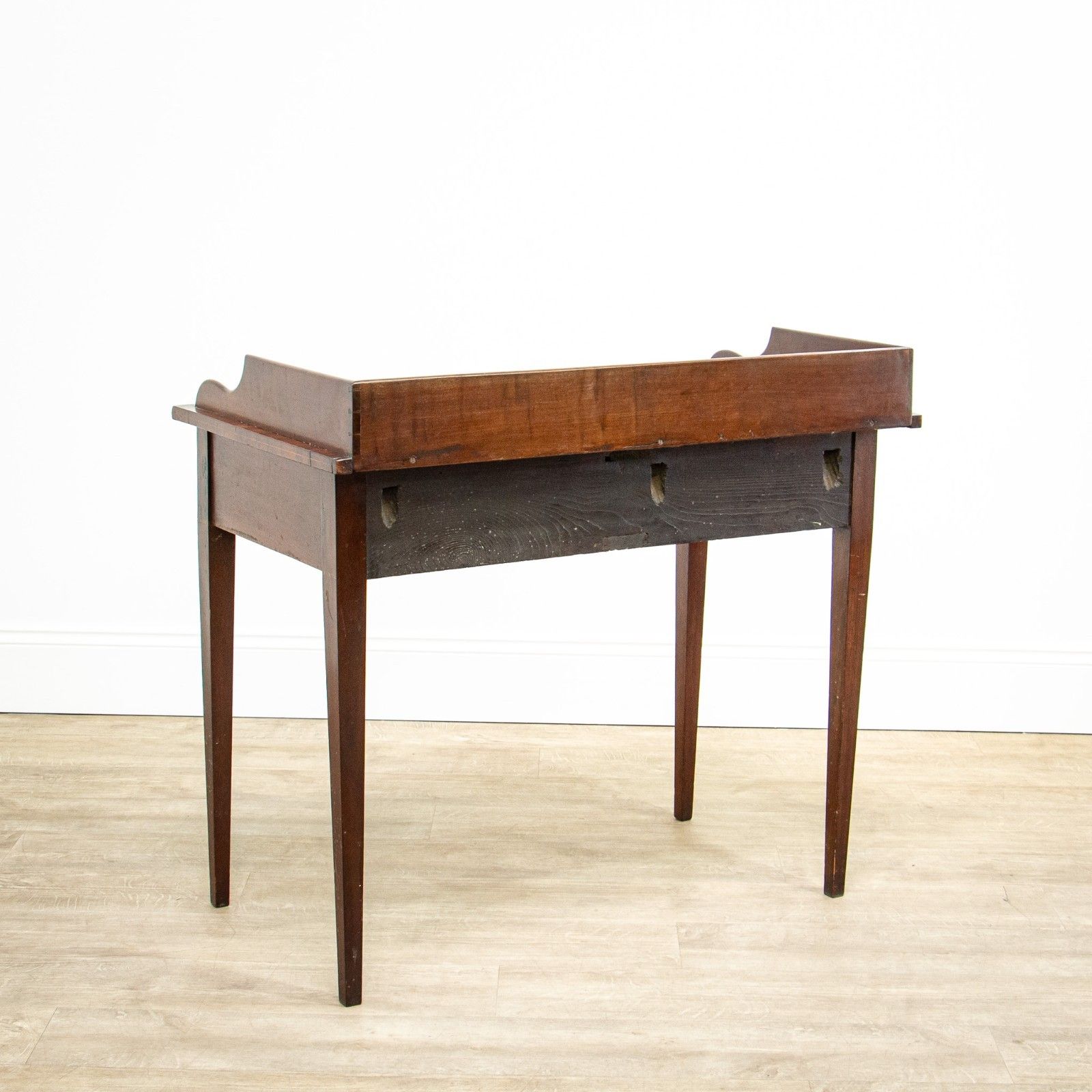 520.0 18th Century Georgian Writing Table, Desk Or Washstand photo
