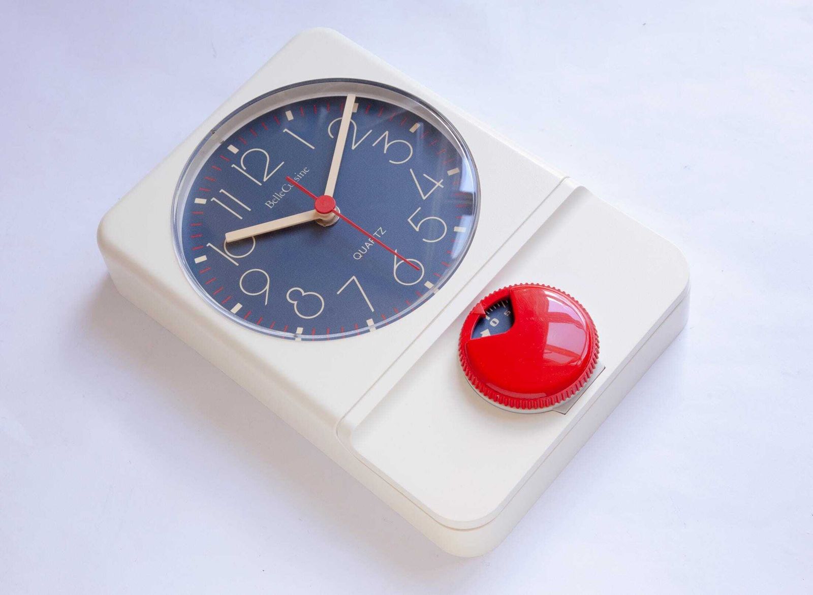 80s Postmodern Keukenwekker Duitsland Wandklok Space Age Panton Mid Century Belle Cuisine 70s photo furniture