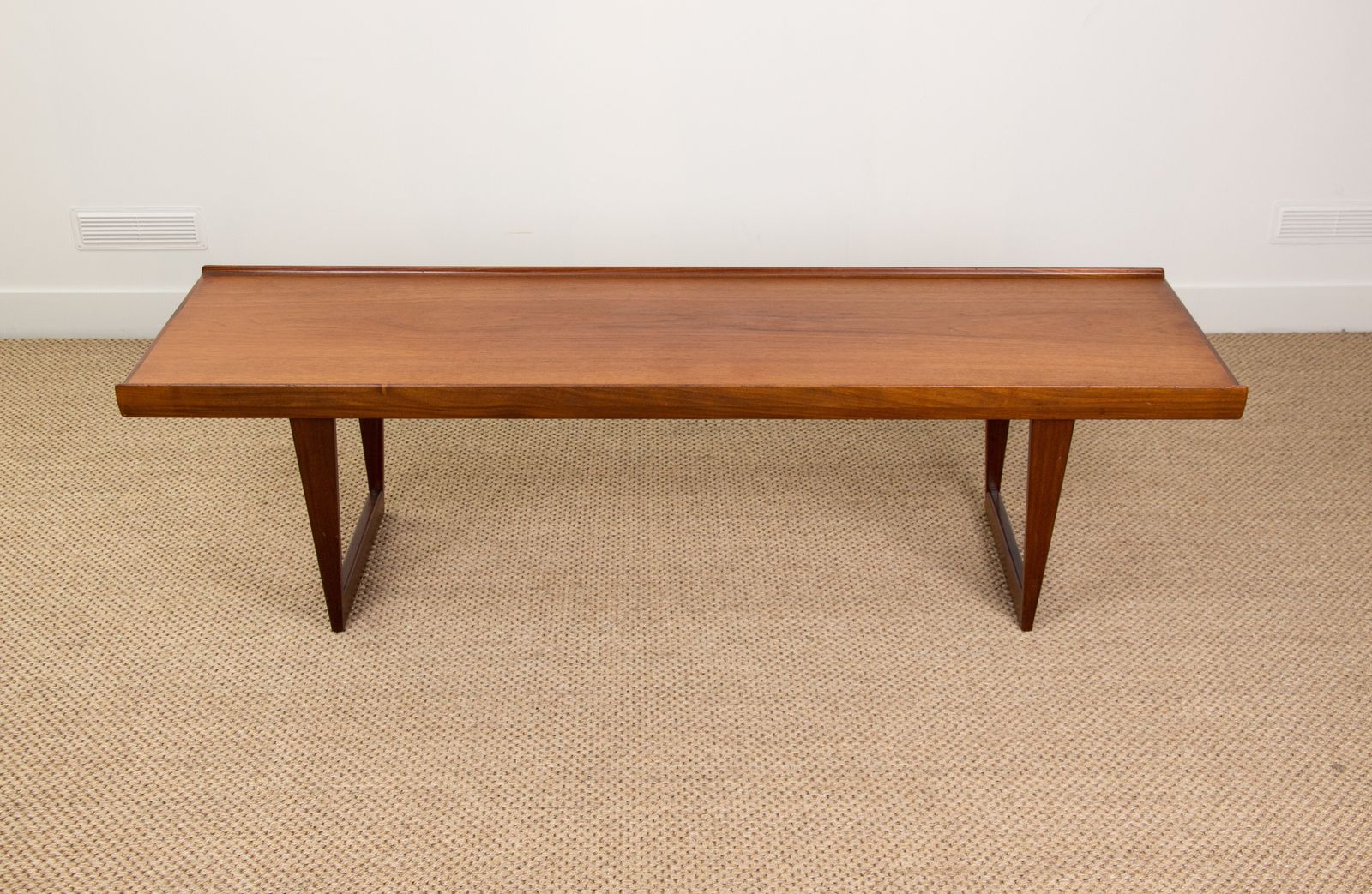 Grande table basse danoise en teck, par Peter Lovig Nielsen, 1960. photo furniture