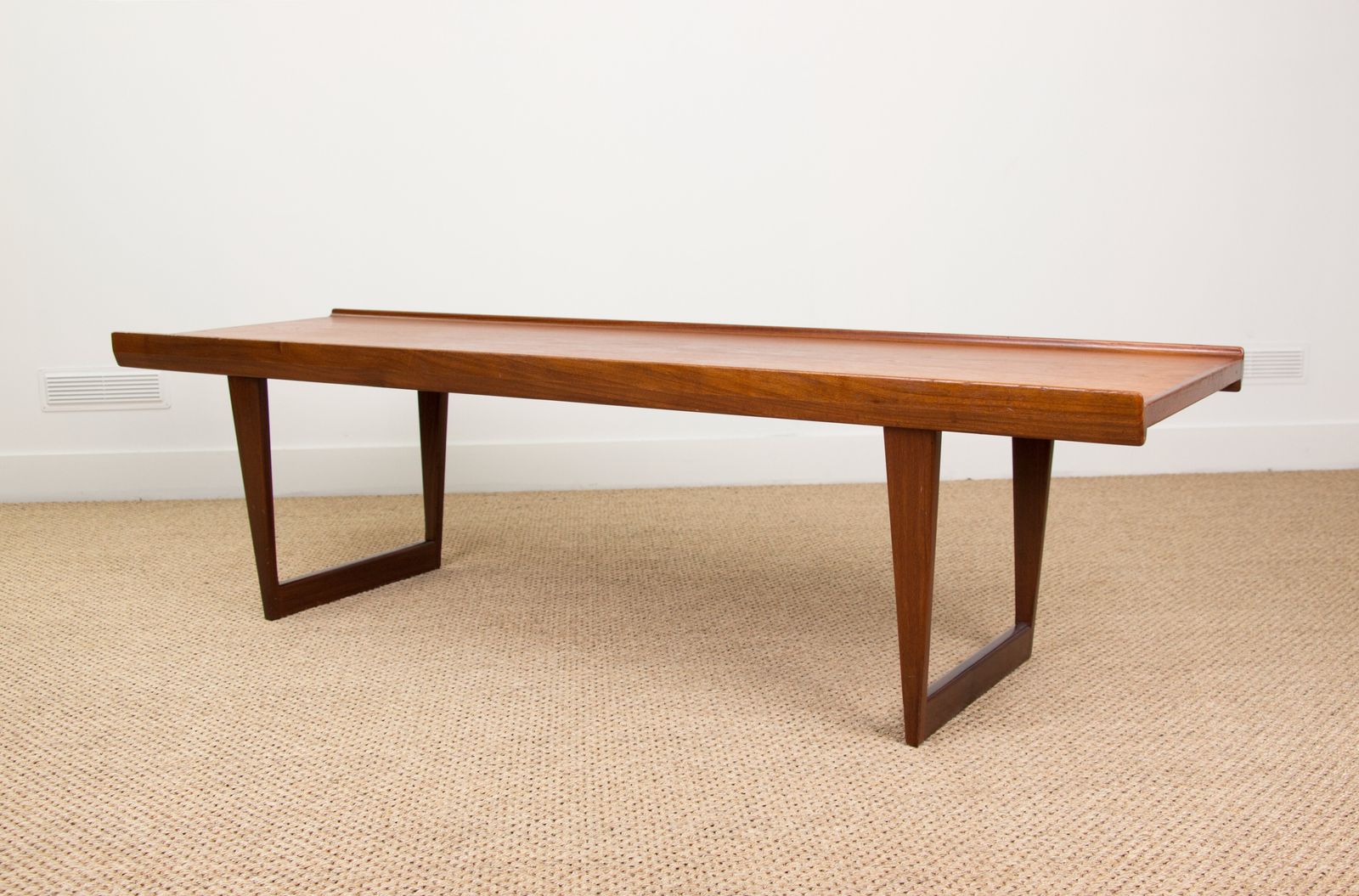 Grande table basse danoise en teck, par Peter Lovig Nielsen, 1960. photo Mobilier