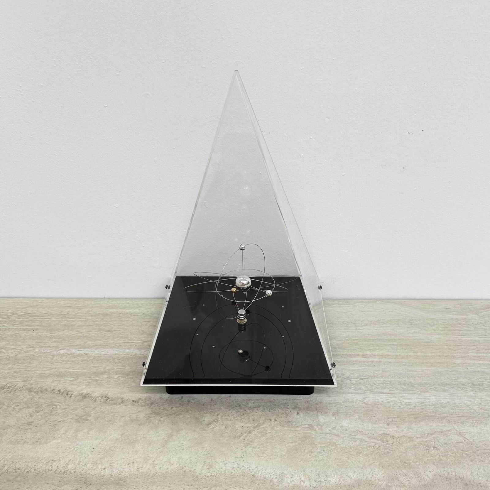 photo for sale Jeco Planetary Orbit Solar System bureauklok, jaren 1980, Japan