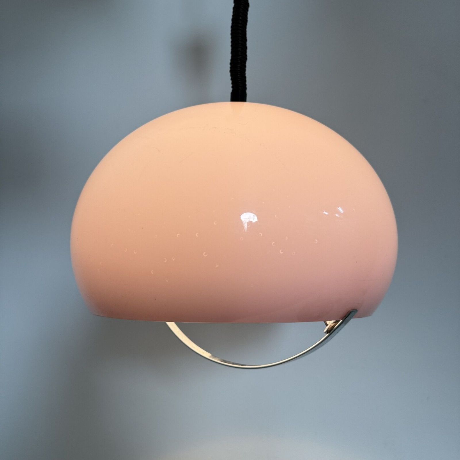 Mid-Century hanglamp van paars kunststof, Harvey Guzzini voor Meblo, jaren 1970 photo Verlichting
