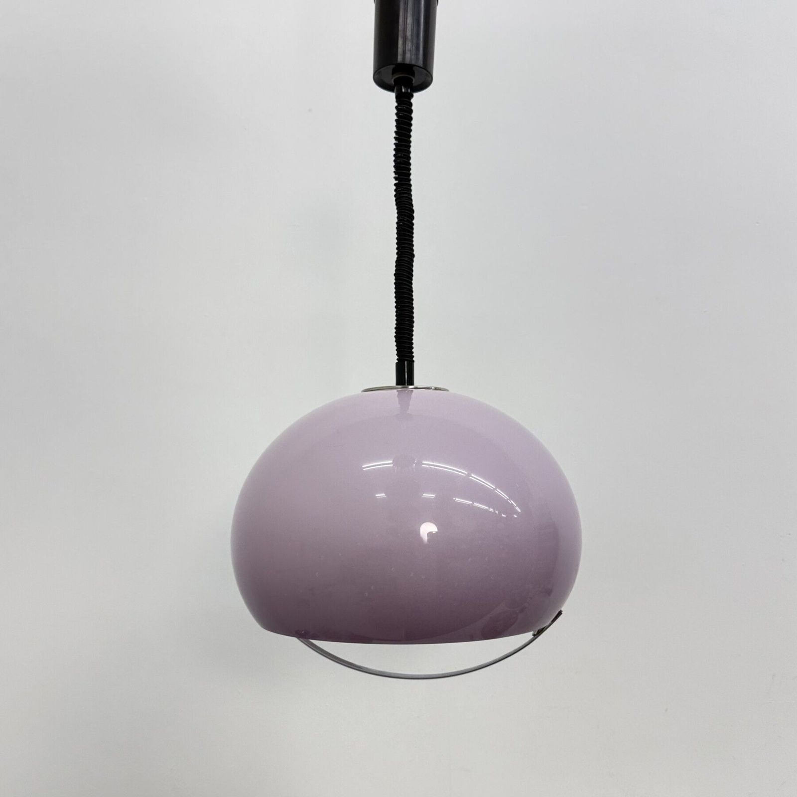 Verlichting Mid-Century hanglamp van paars kunststof, Harvey Guzzini voor Meblo, jaren 1970 photo