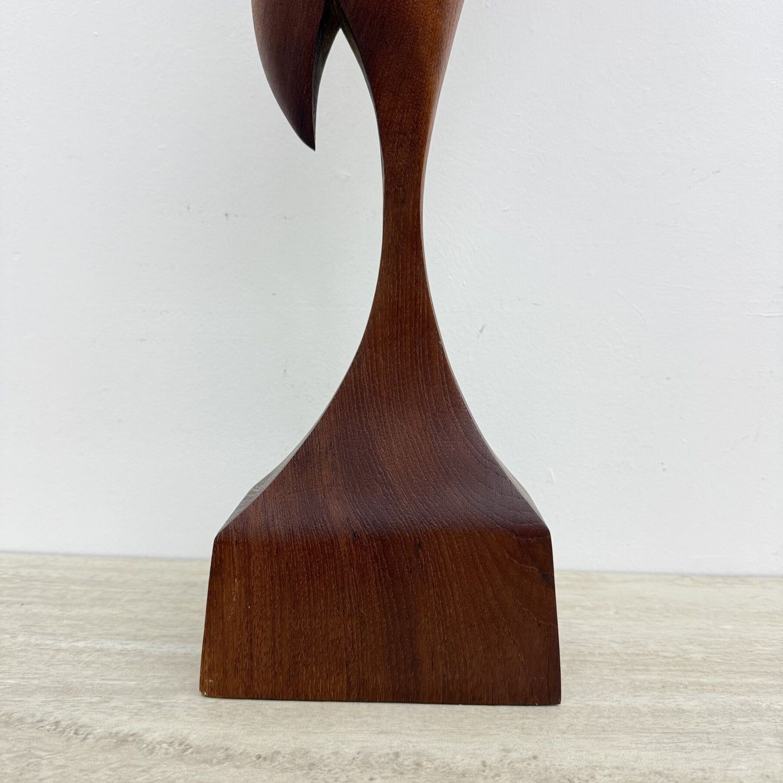 XXL Mid-Century massief teakhouten kraanvogel sculptuur, ca. jaren 1960 photo Woonaccessoires