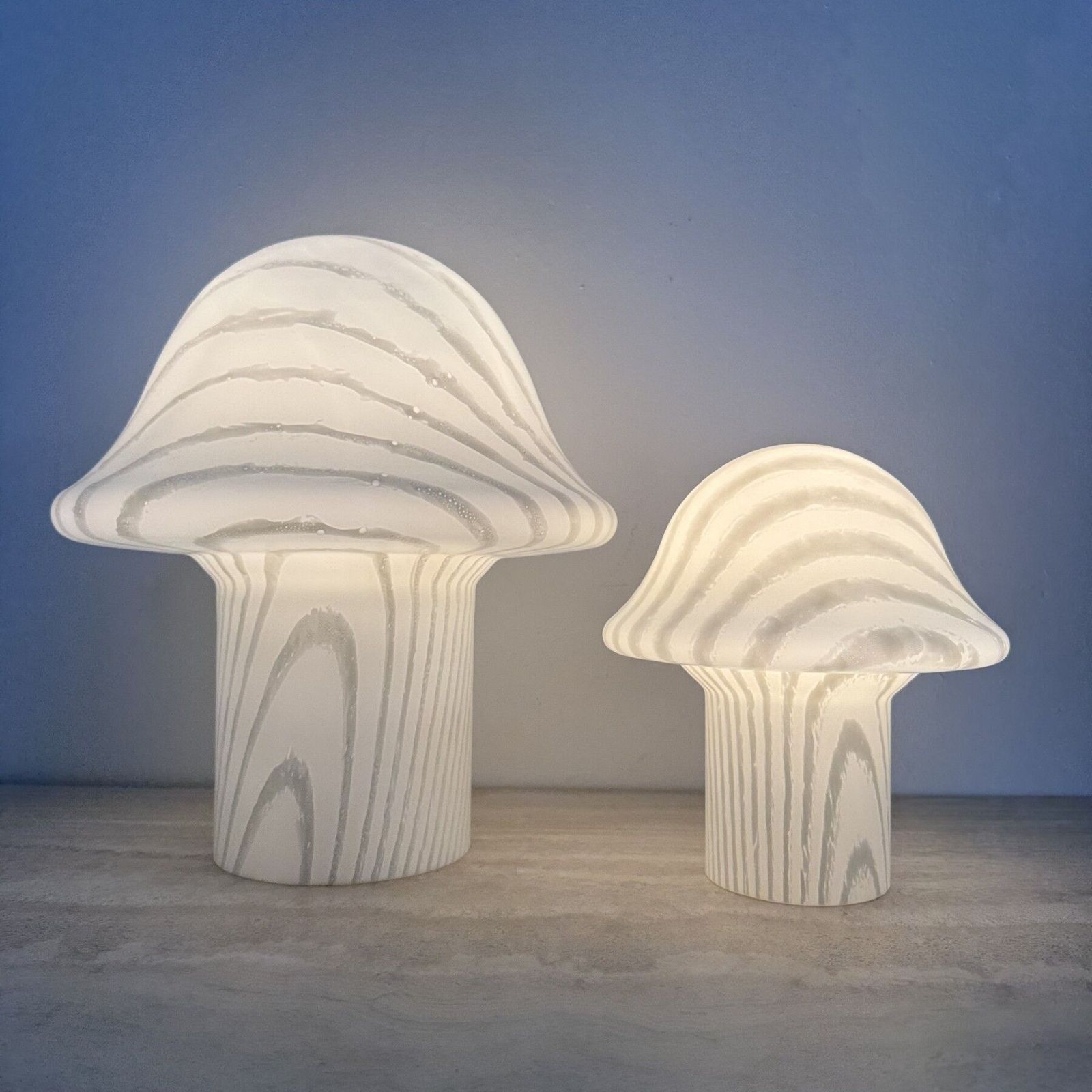 Paar Peil & Putzer paddenstoelvormige zebraprint tafellampen, jaren 1970 photo furniture