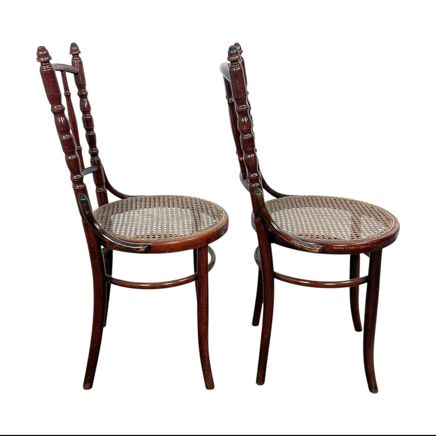 Set van twee antieke Fischel bentwood bistrostoelen Thonet photo 292.0