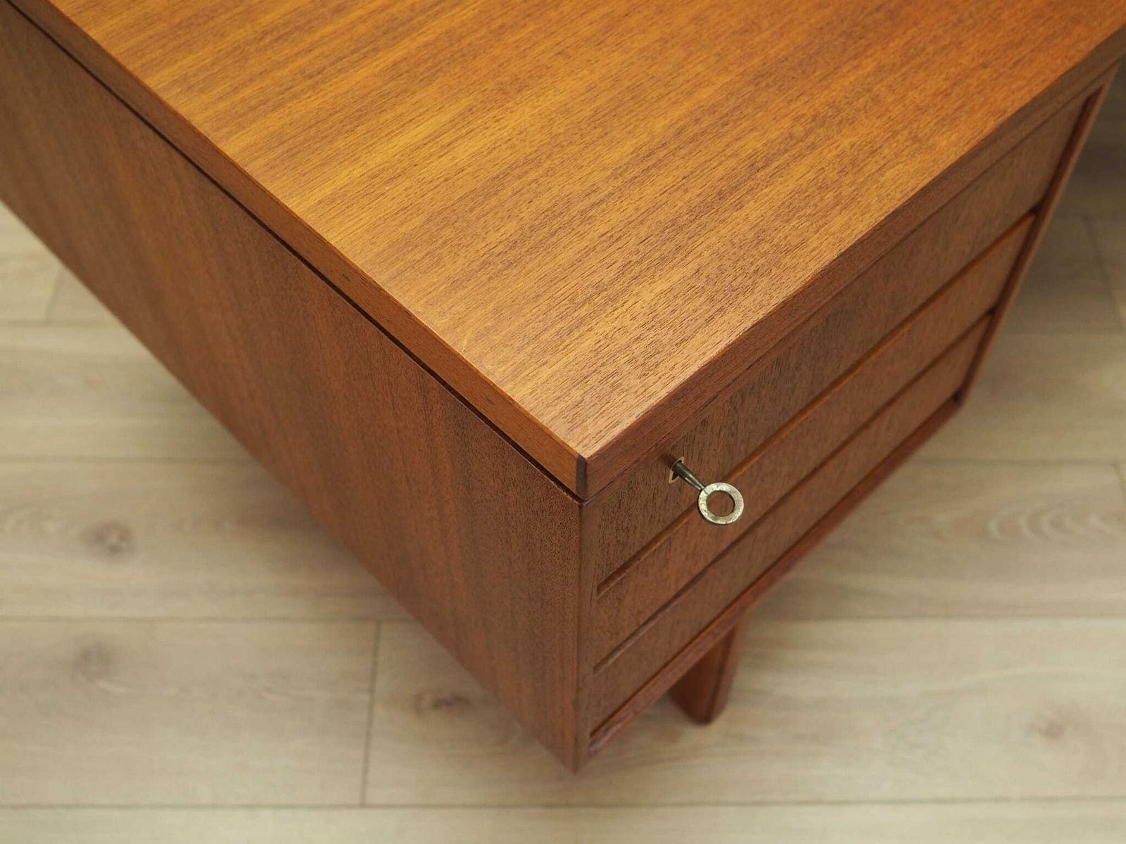 Teak Desk, Danish Design, 1970s, Production: Denmark photo vintage