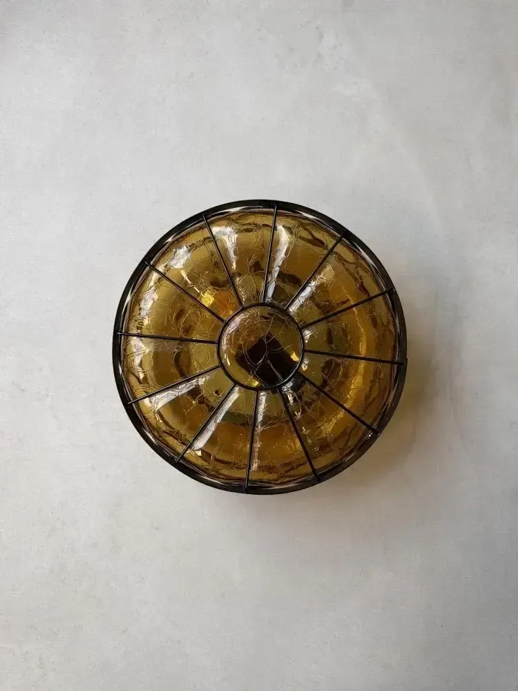 Verlichting Vintage plafondlamp van barnsteen craquelé glas, ca. jaren 1970 photo