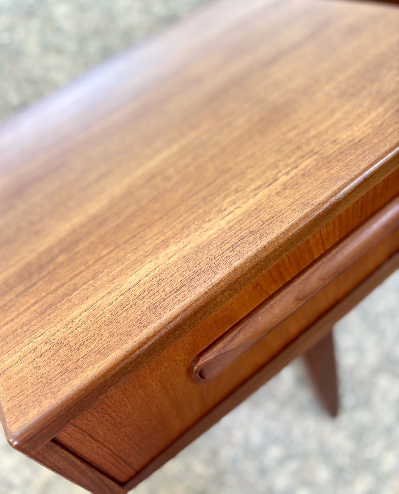photo vinterior Vintage Mid Century G Plan Fresco Teak Bedside Tables/Drawer Retro