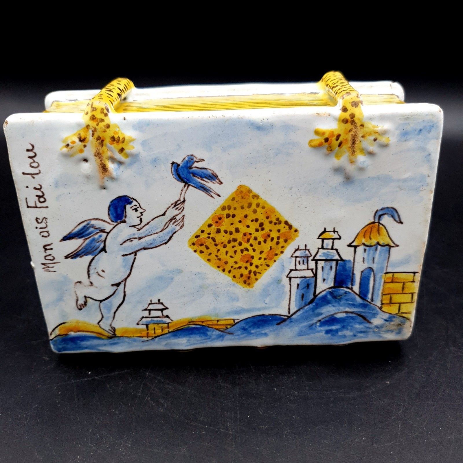 Antiek Frans faience boekvormige handwarmer (Secouette) toegeschreven aan Nevers photo vintage