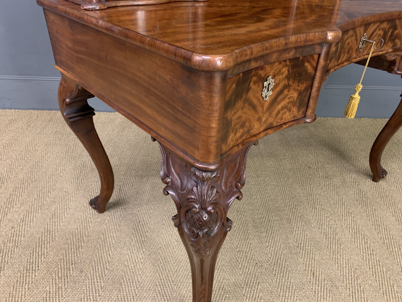photo vinterior Flame Mahogany Writing Desk, 1800s