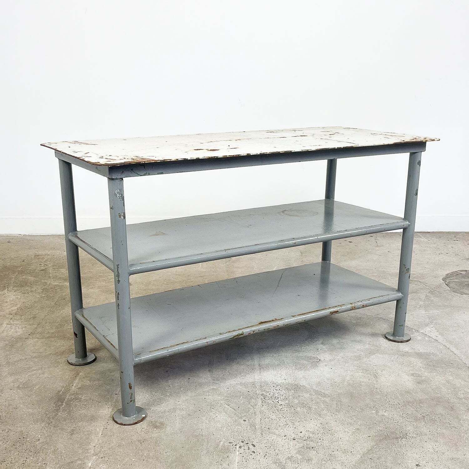 Industriële metalen werktafel met drie niveaus photo furniture