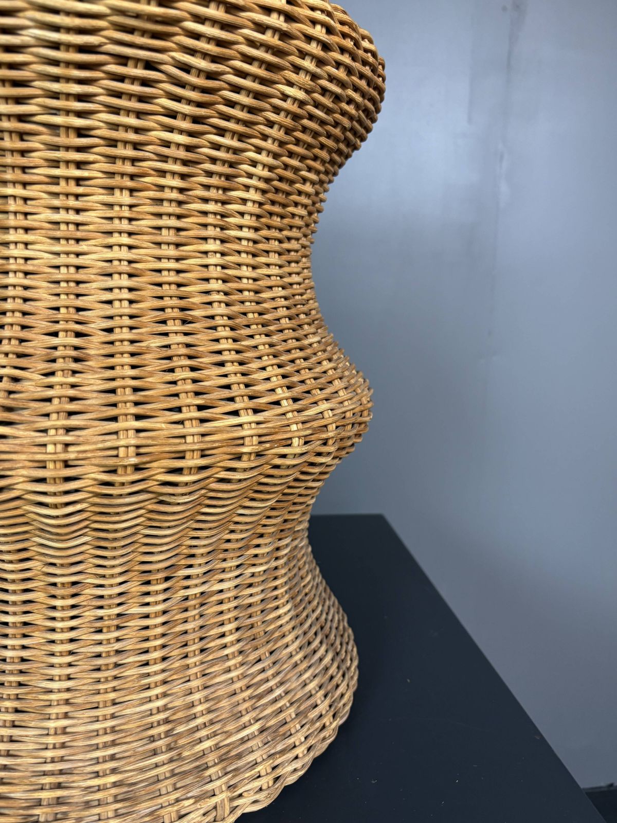 Mobilier Tabouret en rotin Juttu Artek, par Eero Aarnio, Finlande, années 1960 photo
