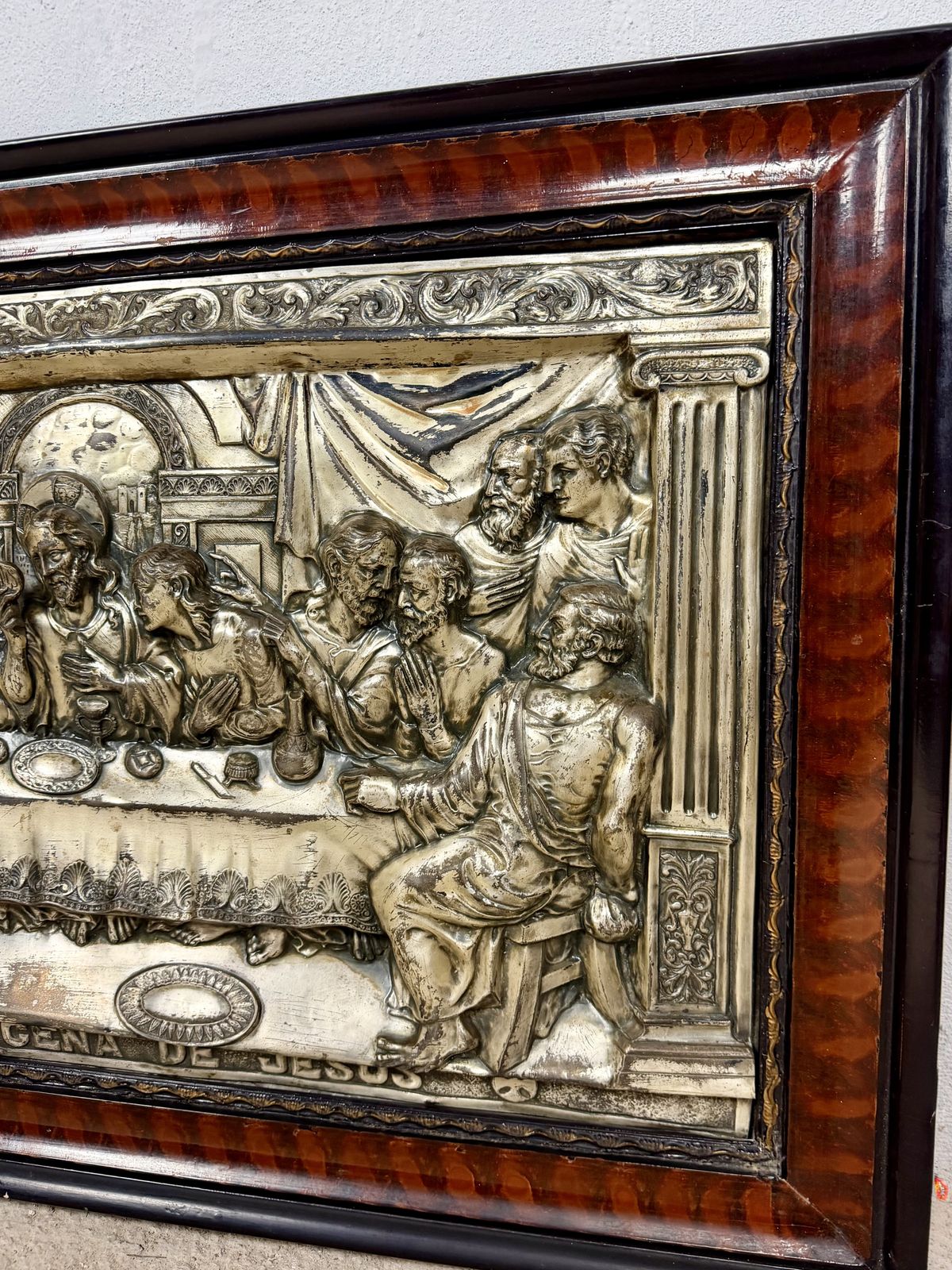 Ingelijst reliëf van het Laatste Avondmaal, midden 20e eeuw photo for sale