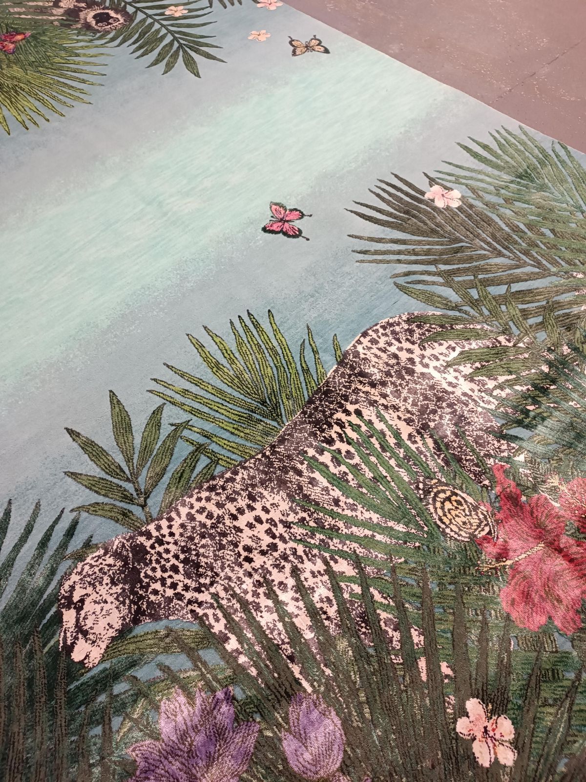 Tapis de luxe noué à la main en soie, motif jungle tropicale, léopard et singe photo 4885.0