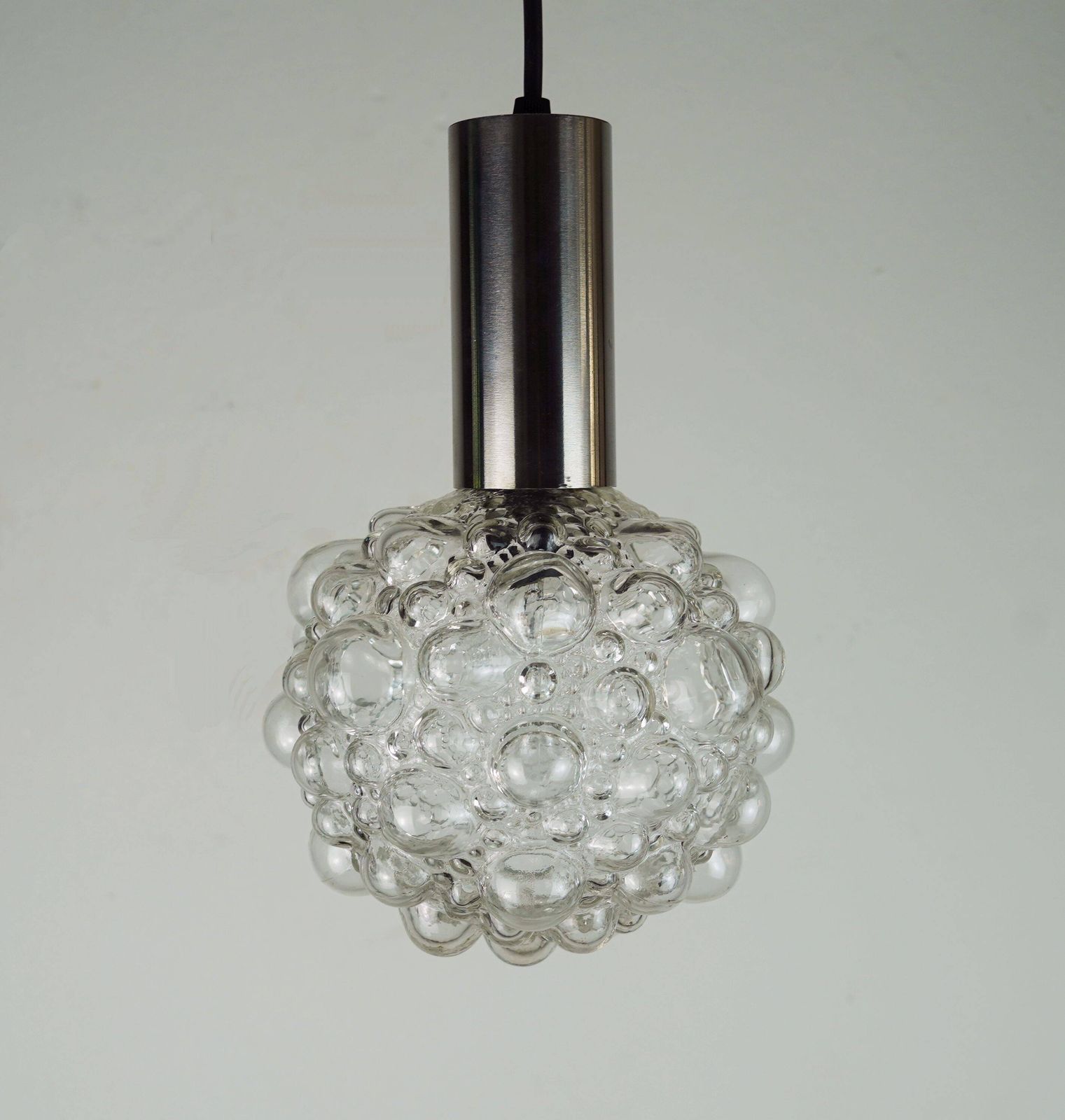 Luminaires Petite suspension mid-century à bulle en verre transparent   2 disponibles photo